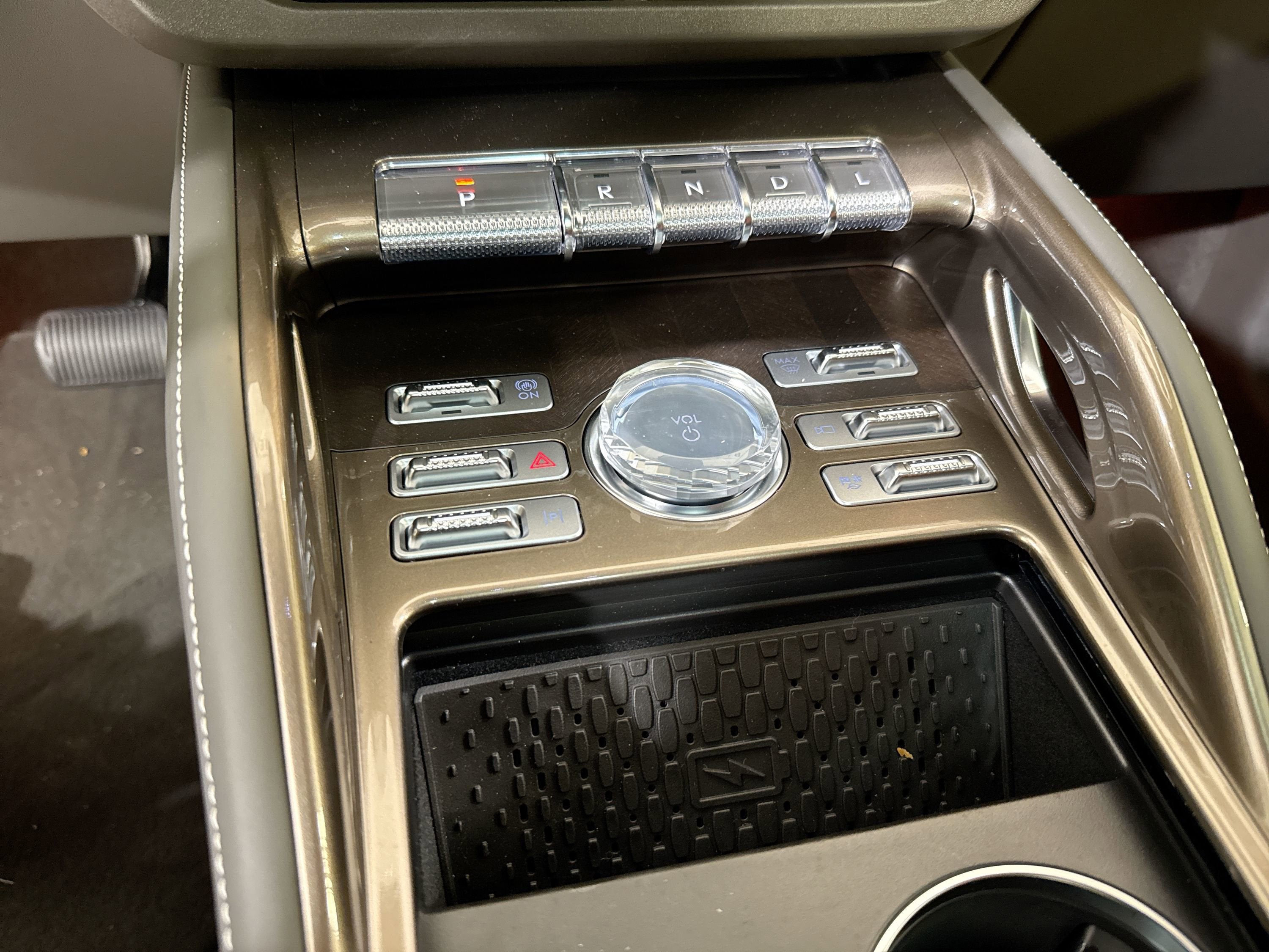 2025 Lincoln Nautilus Black Label Hybrid