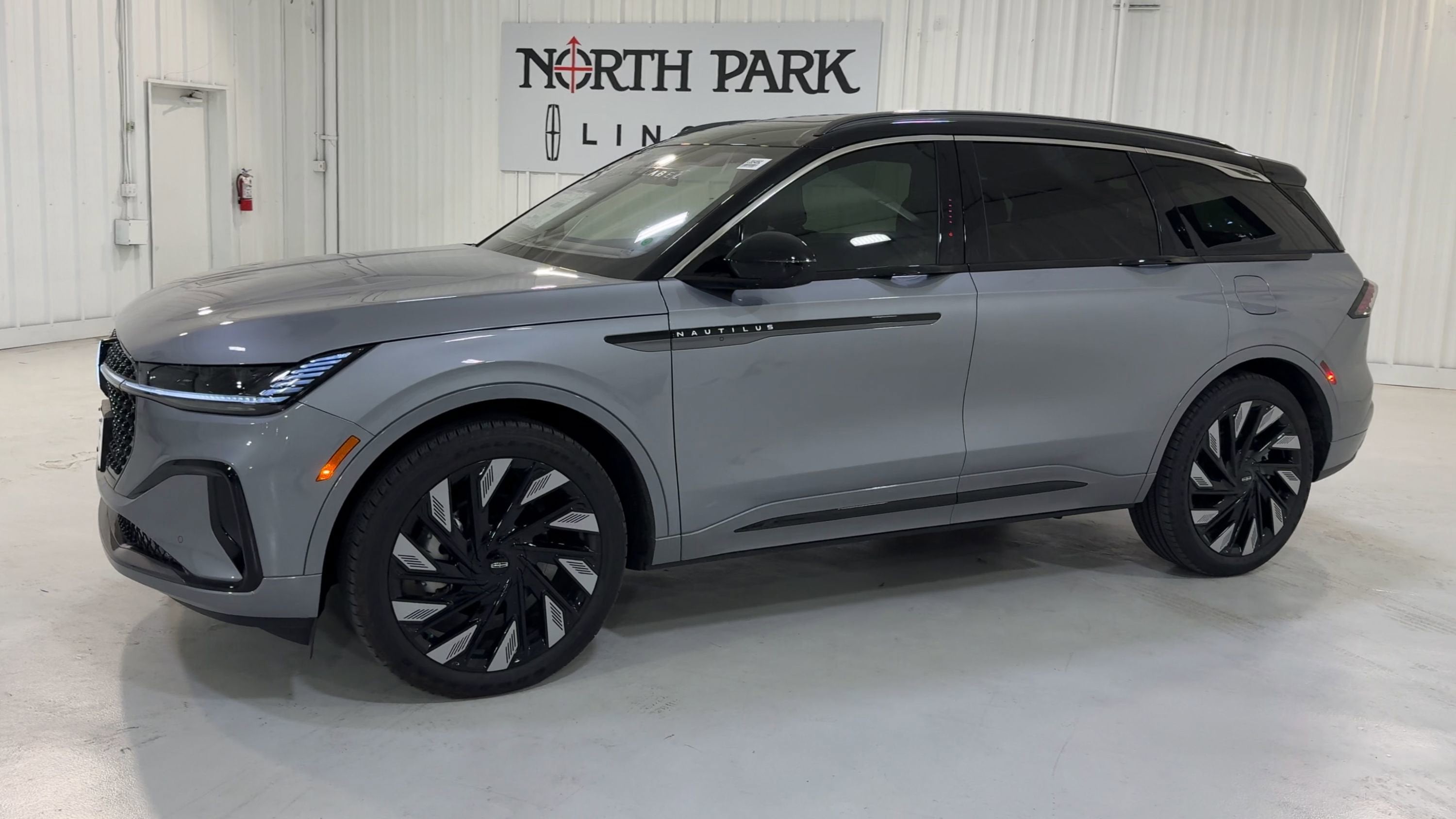 2025 Lincoln Nautilus Black Label Hybrid