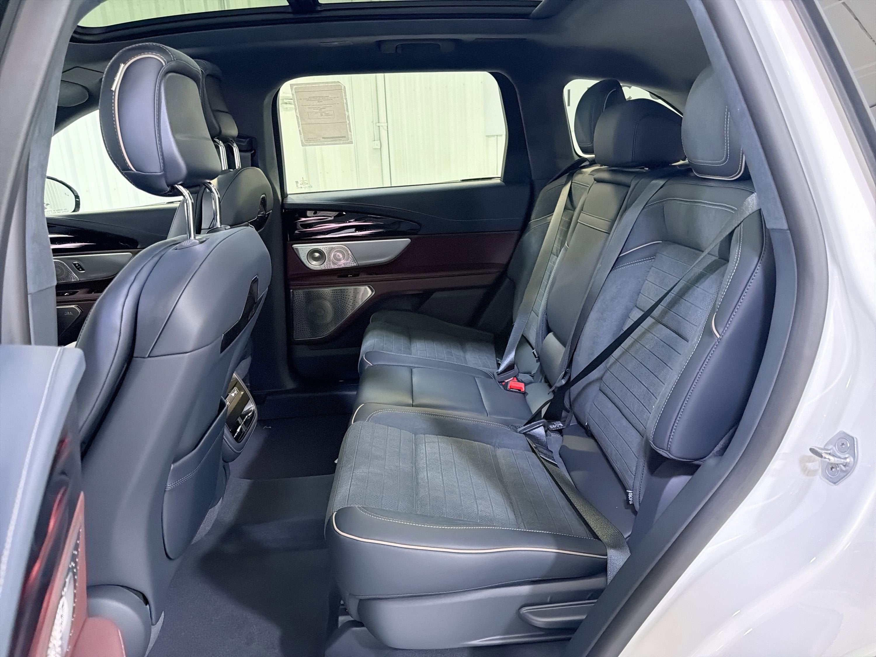 2026 Lincoln Nautilus Black Label Hybrid