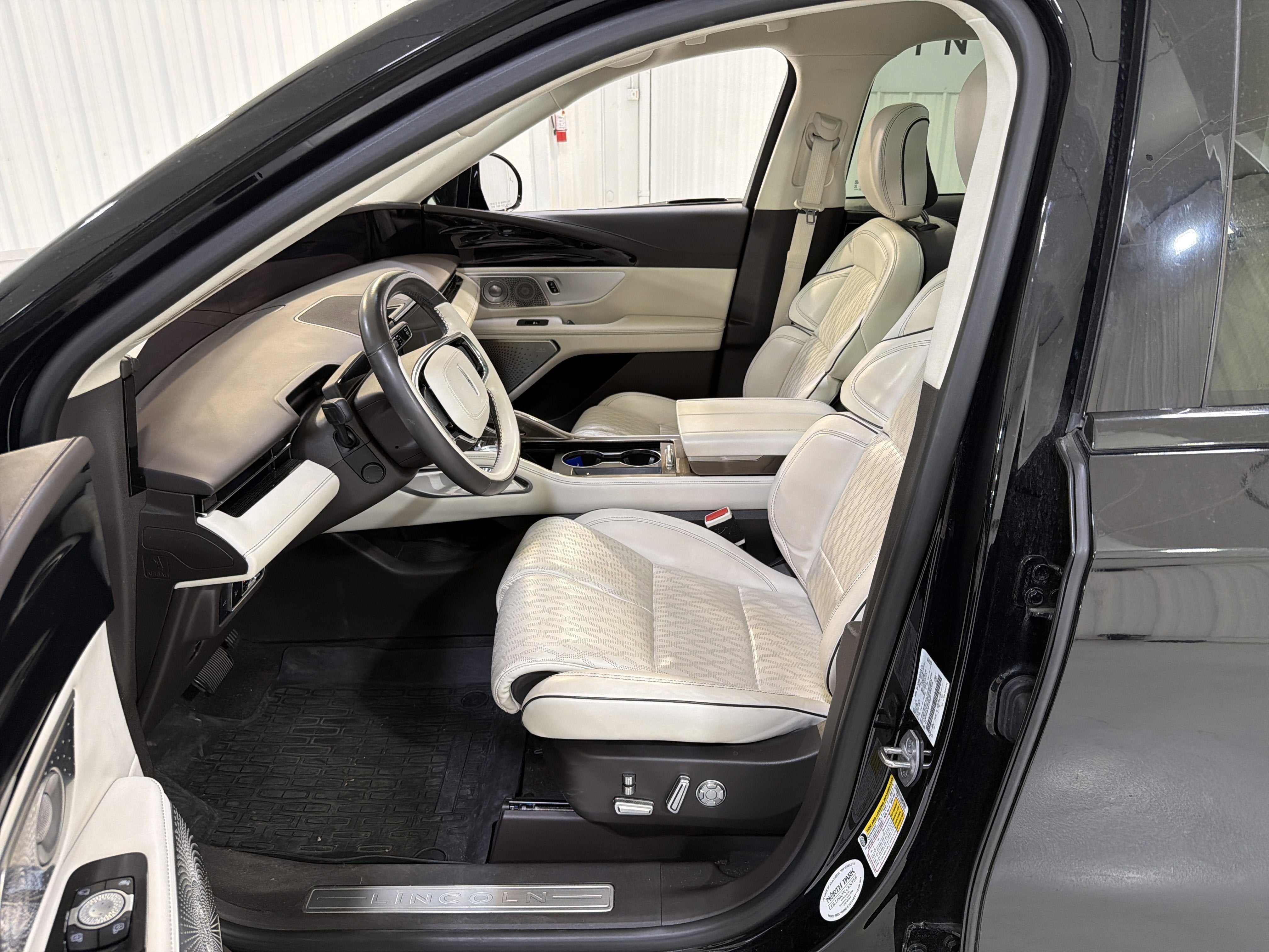 2024 Lincoln Nautilus Black Label