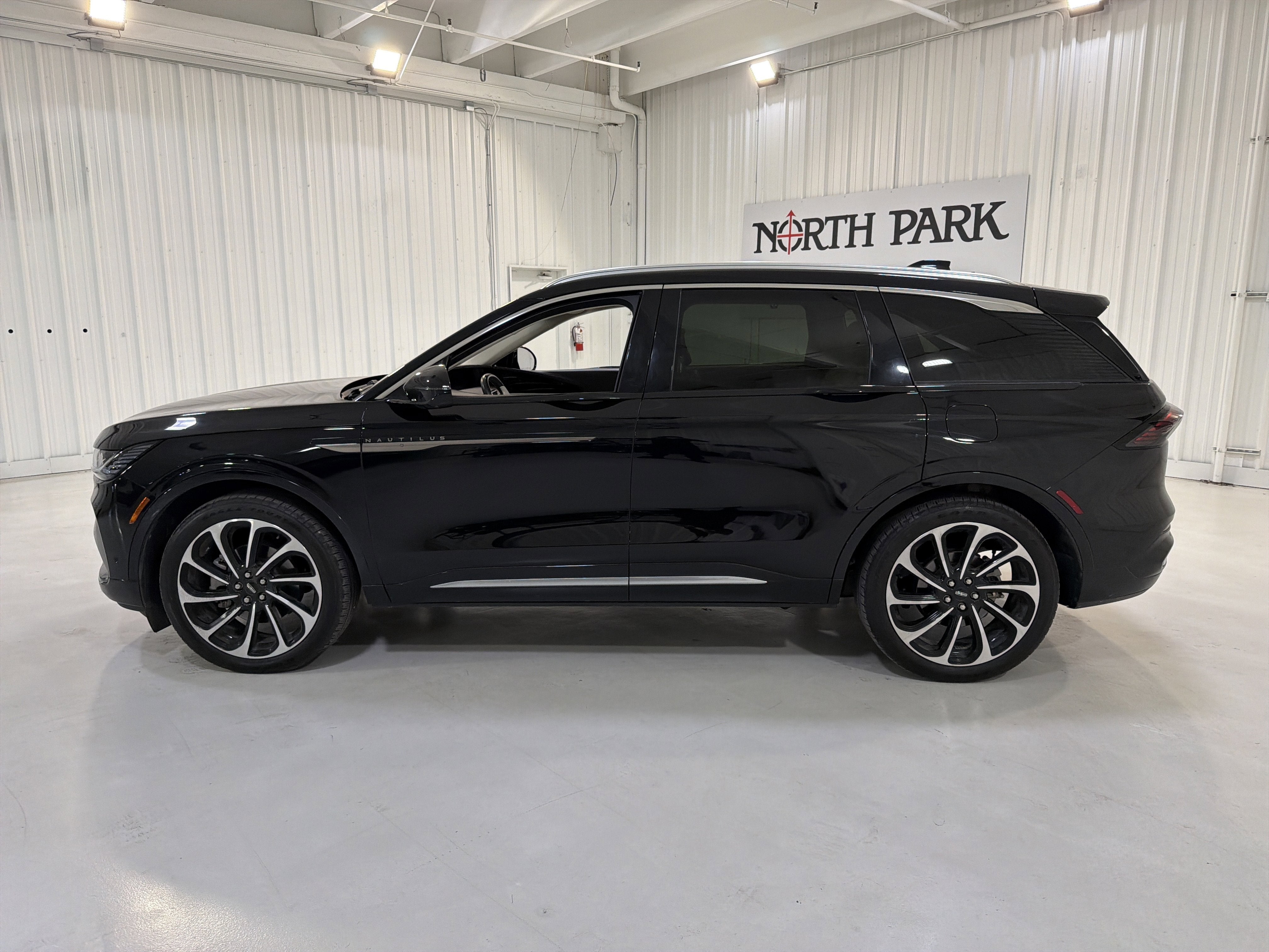 2024 Lincoln Nautilus Black Label