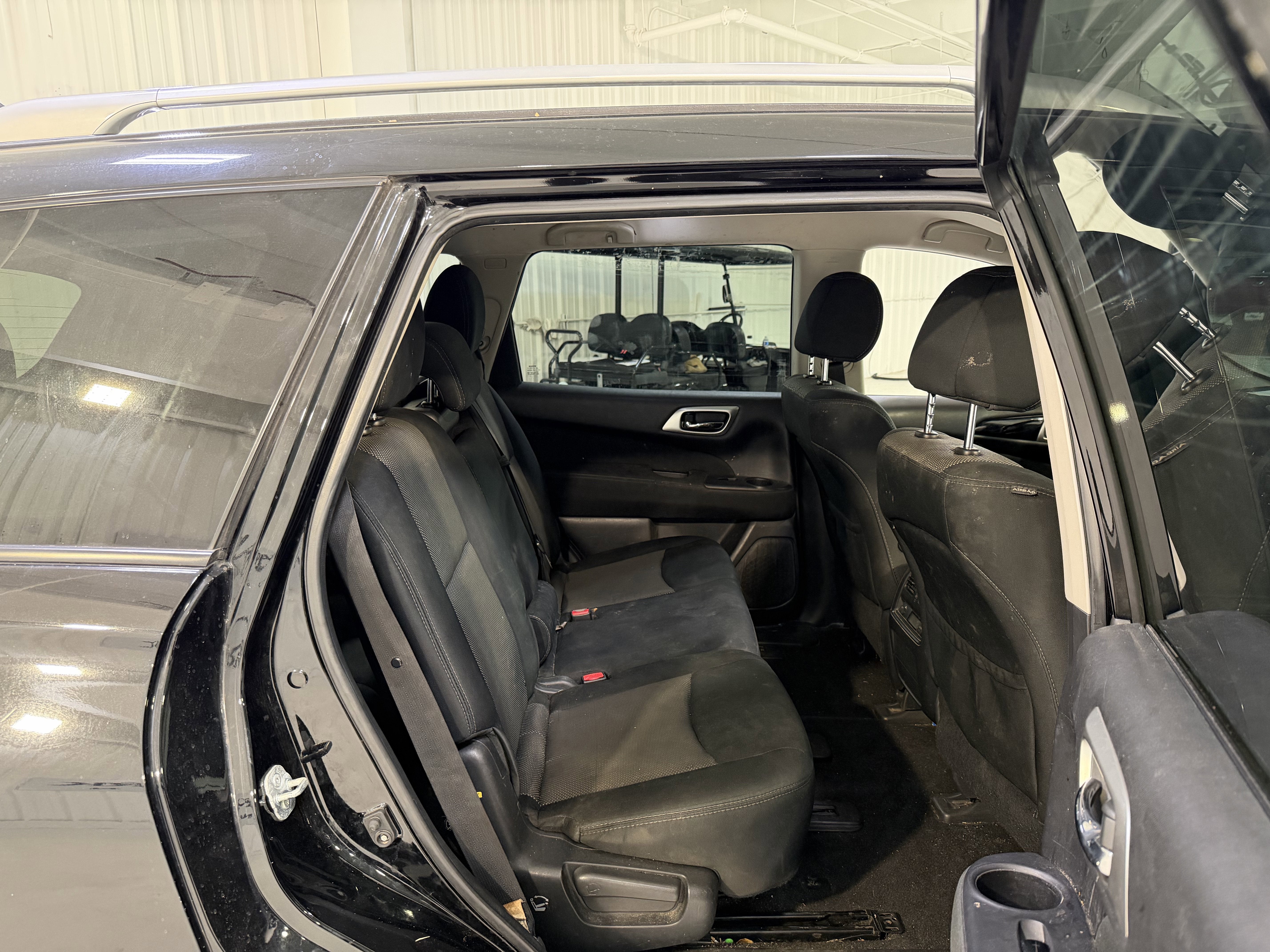 2017 Nissan Pathfinder SV