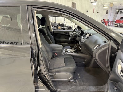 2017 Nissan Pathfinder SV