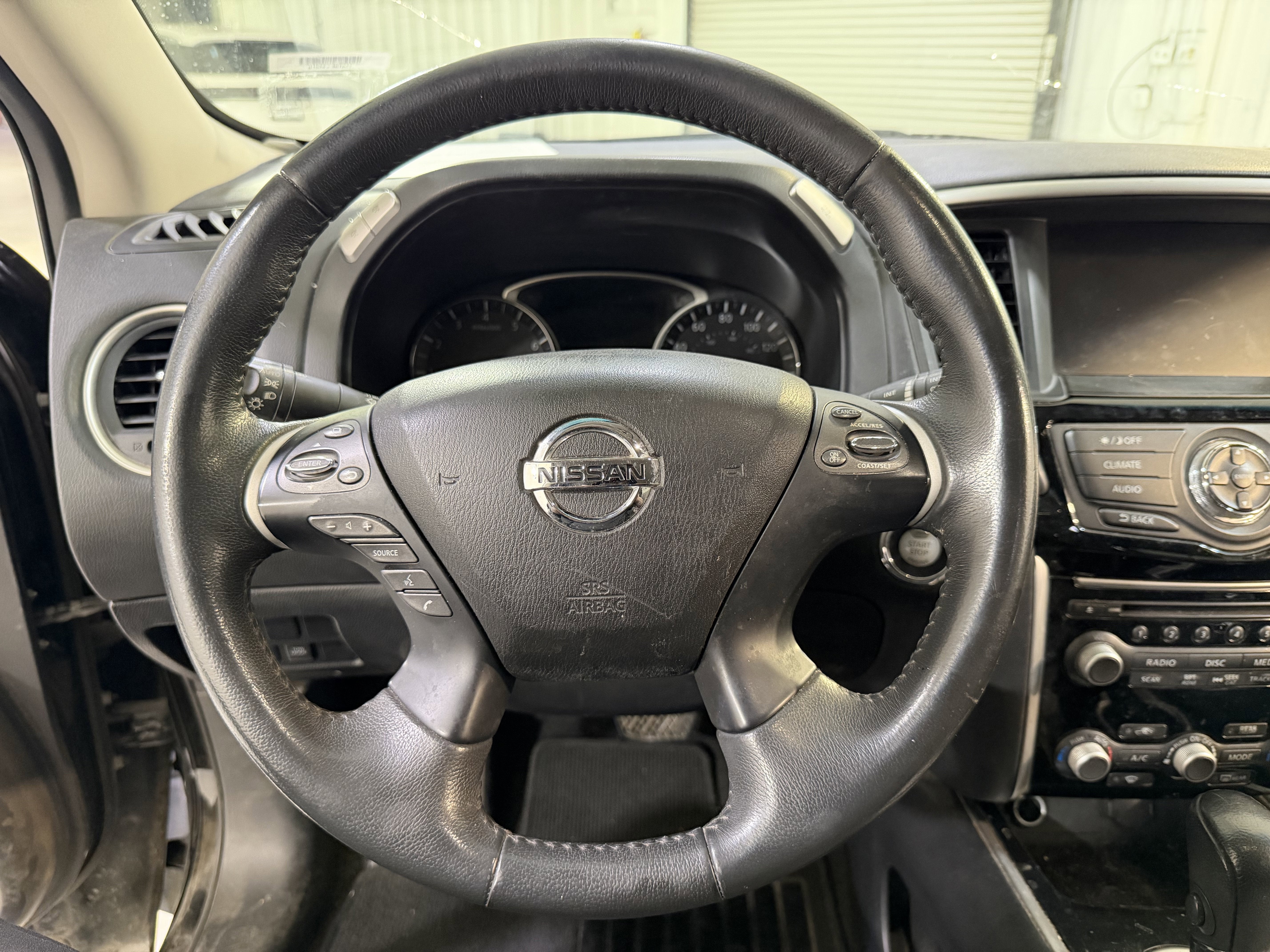 2017 Nissan Pathfinder SV