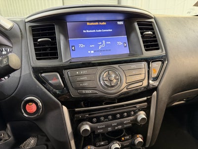 2017 Nissan Pathfinder SV