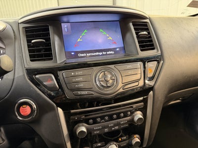 2017 Nissan Pathfinder SV