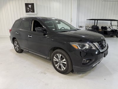 2017 Nissan Pathfinder SV