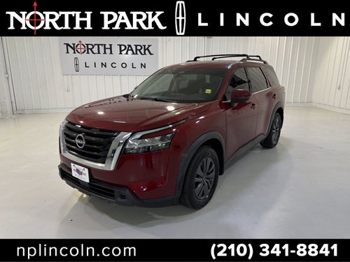 2022 Nissan Pathfinder SV
