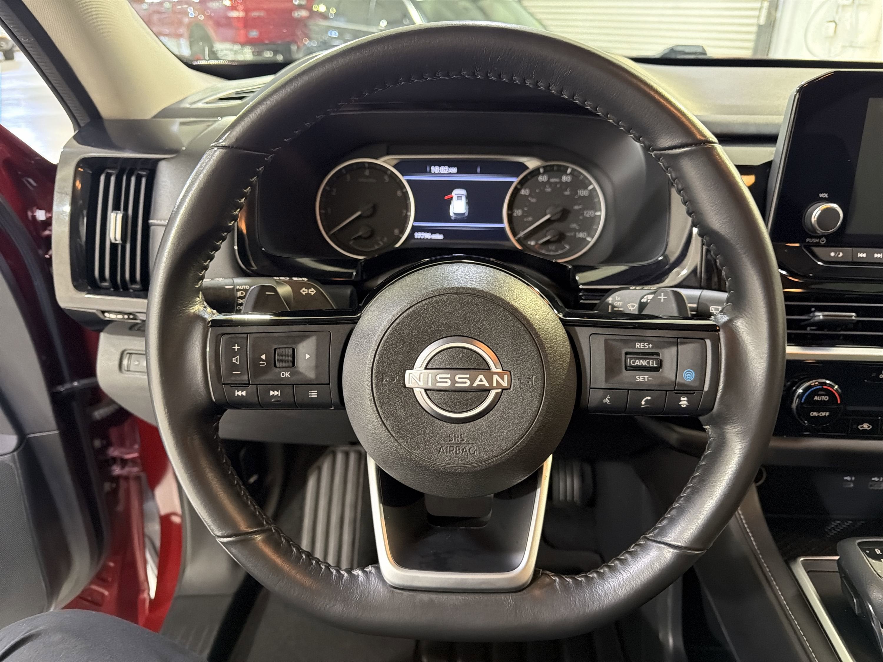 2022 Nissan Pathfinder SV