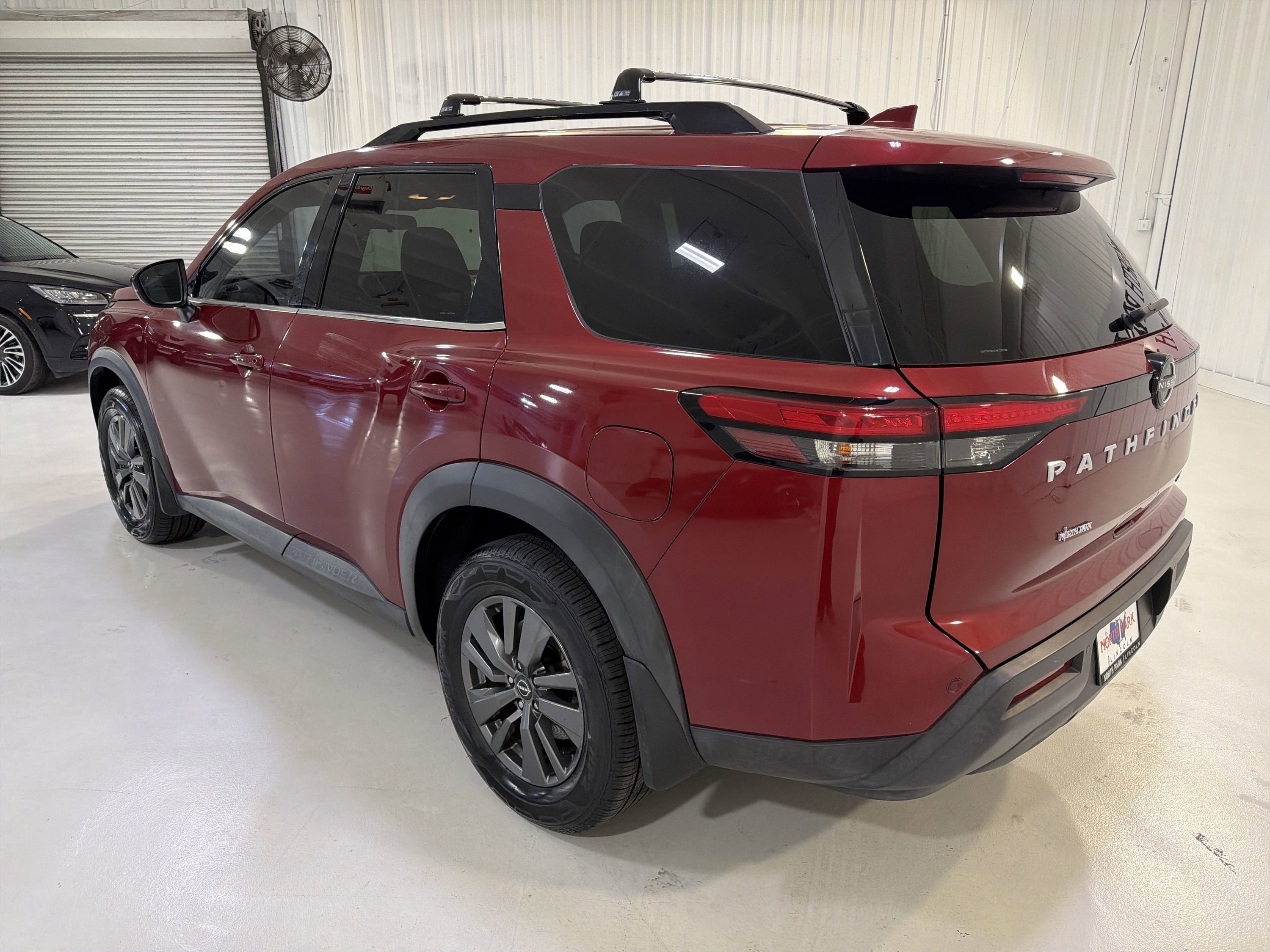 2022 Nissan Pathfinder SV