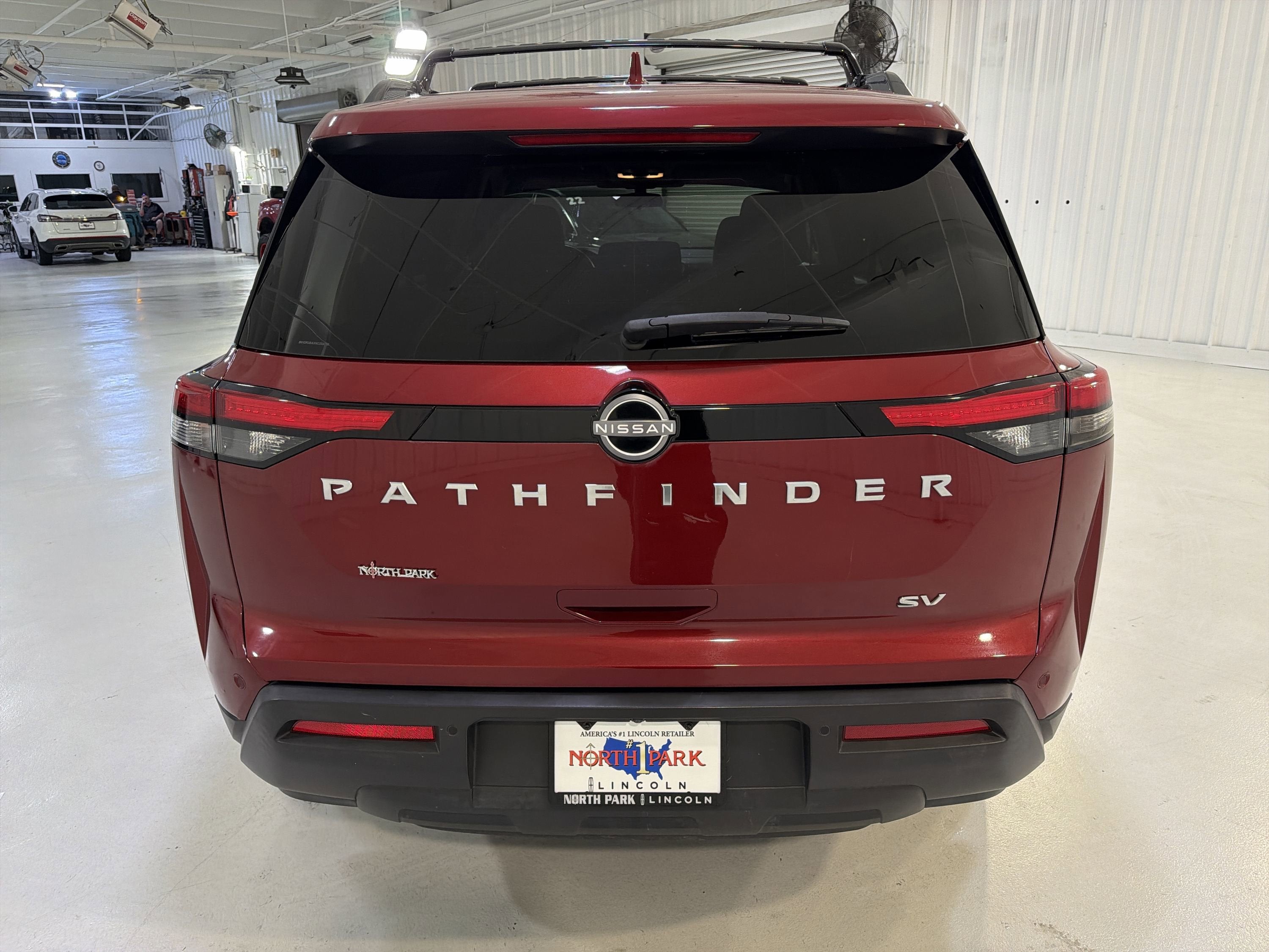 2022 Nissan Pathfinder SV
