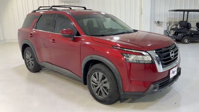 2022 Nissan Pathfinder SV