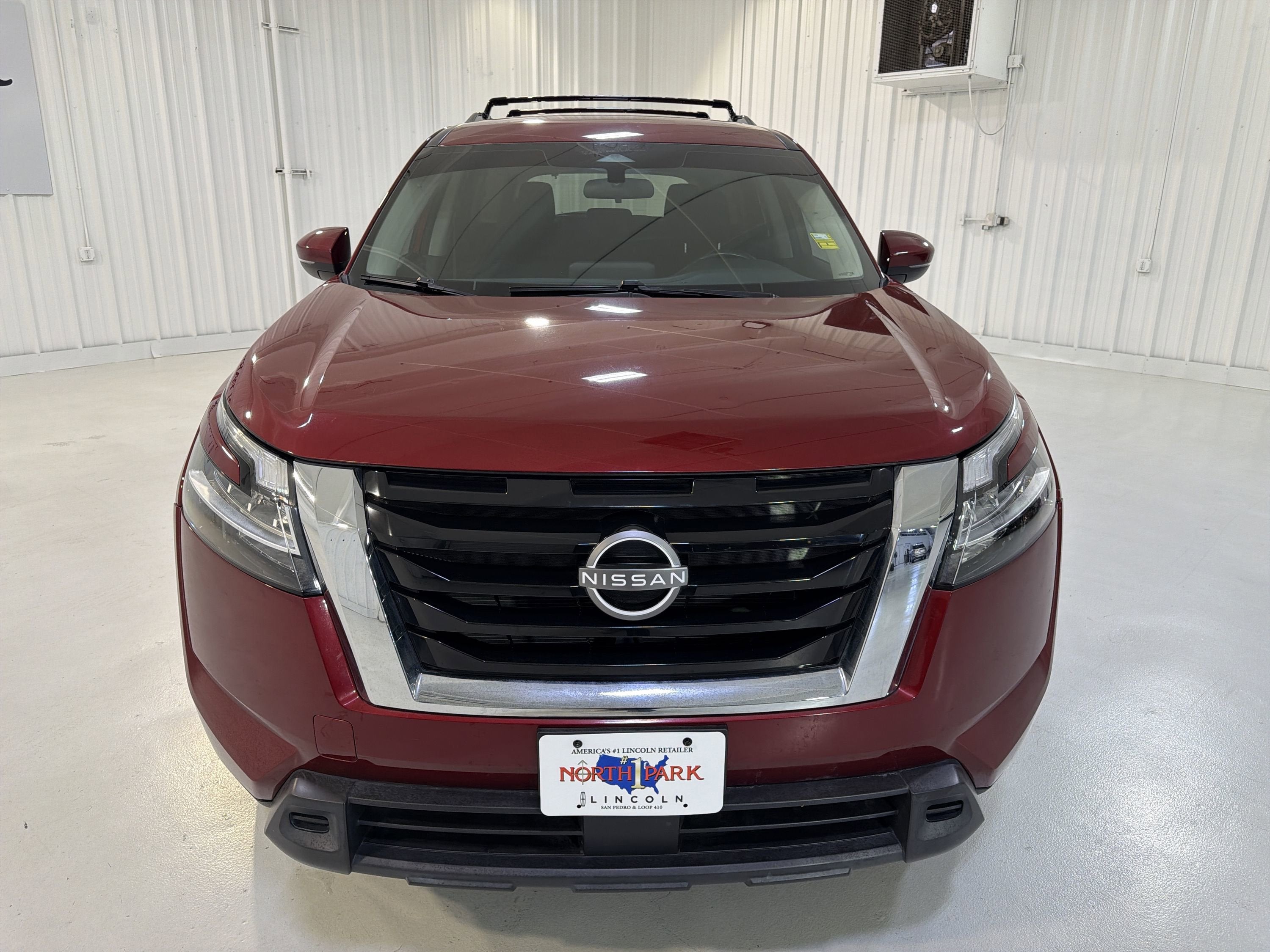 2022 Nissan Pathfinder SV