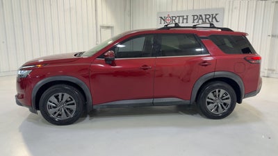 2022 Nissan Pathfinder SV