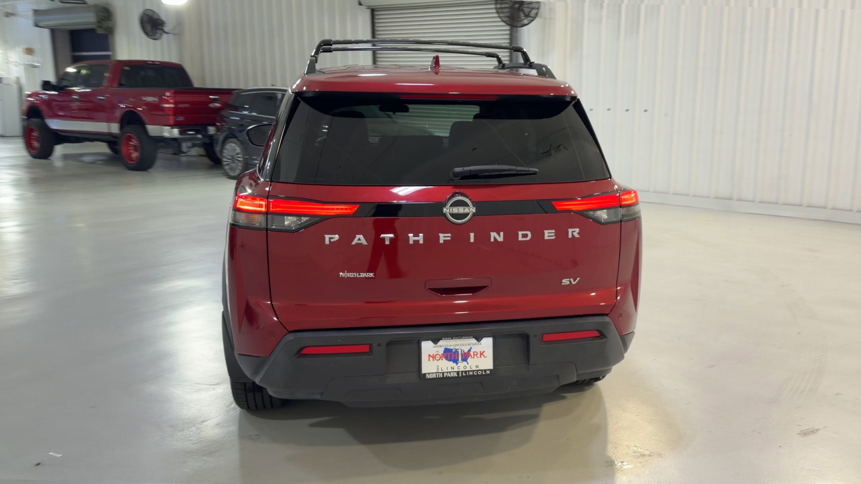2022 Nissan Pathfinder SV