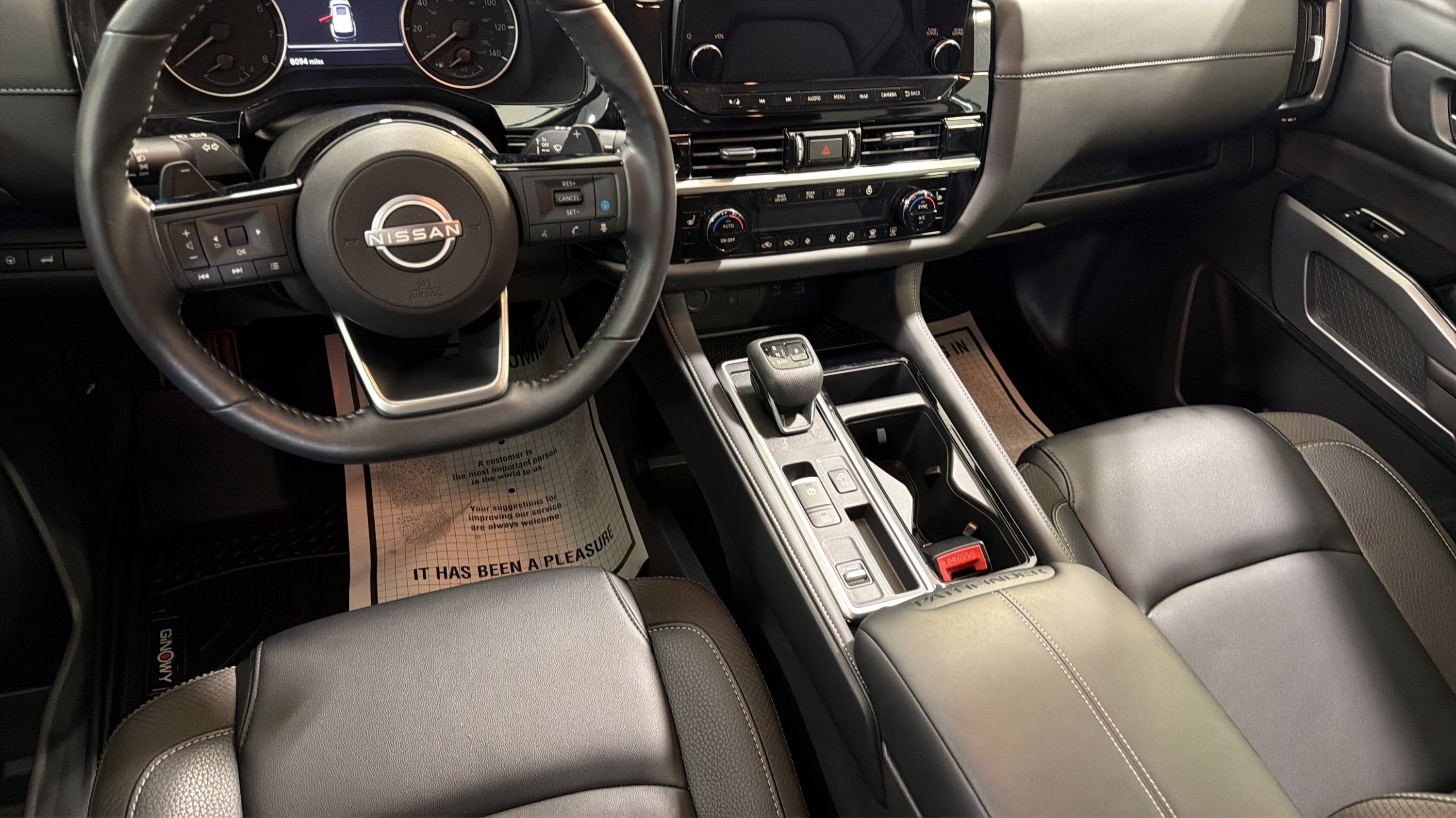 2025 Nissan Pathfinder SL
