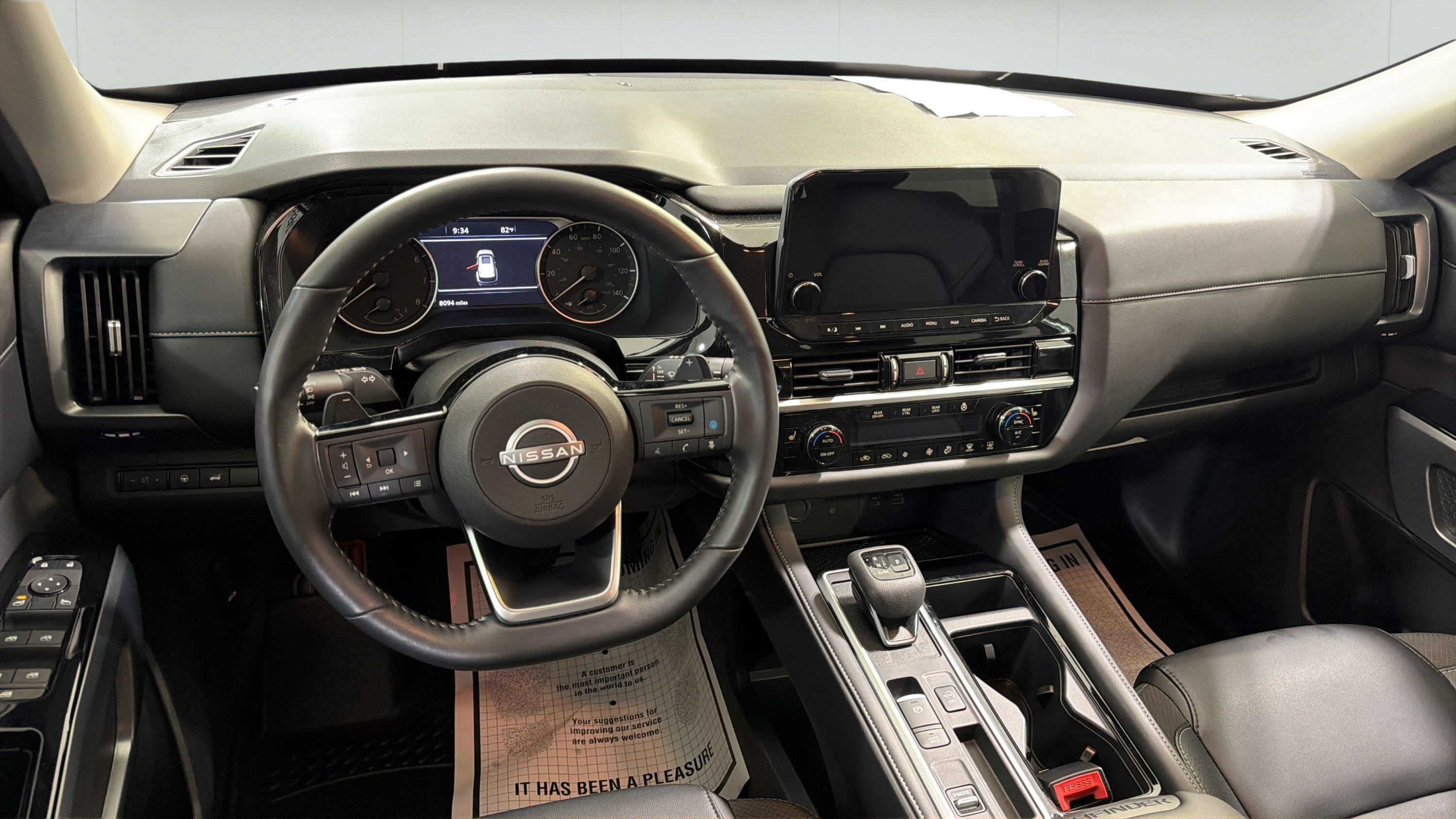 2025 Nissan Pathfinder SL