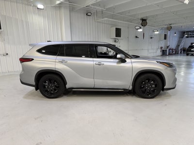2022 Toyota Highlander L