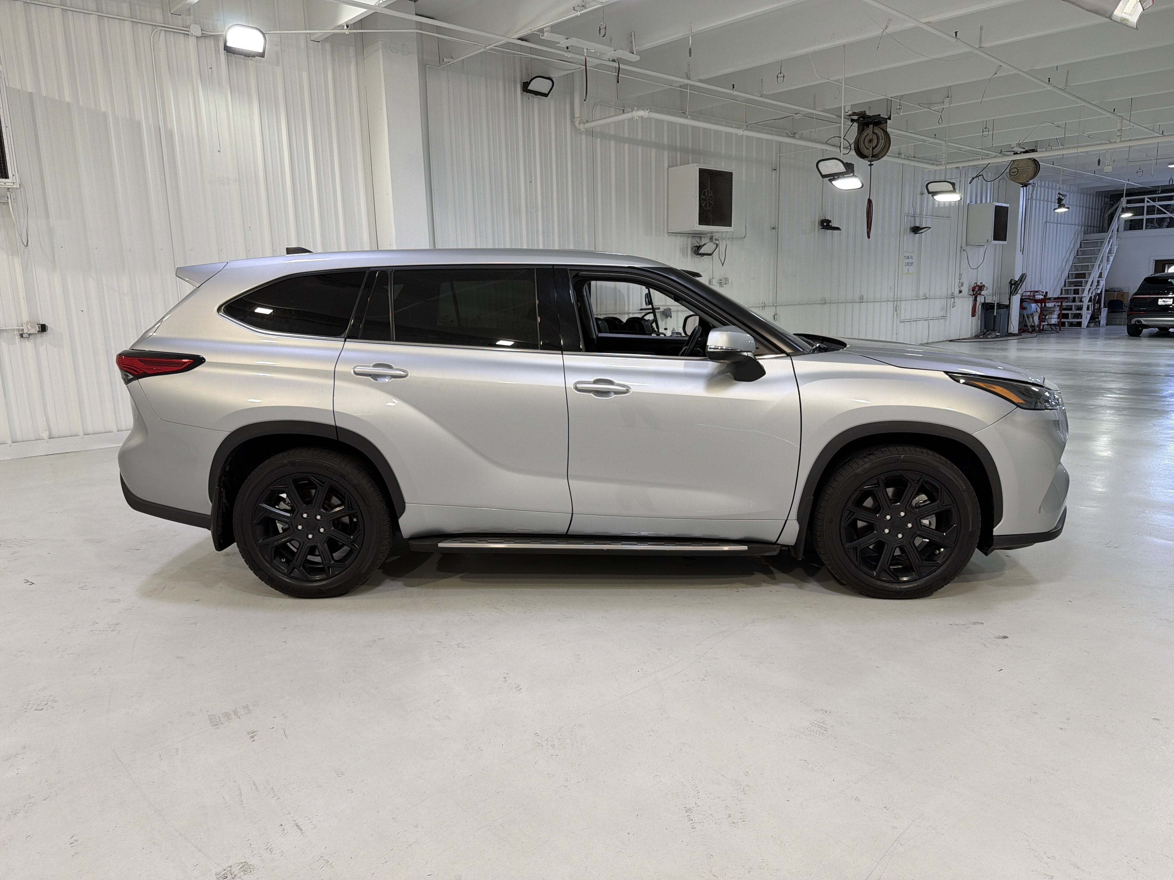 2022 Toyota Highlander L