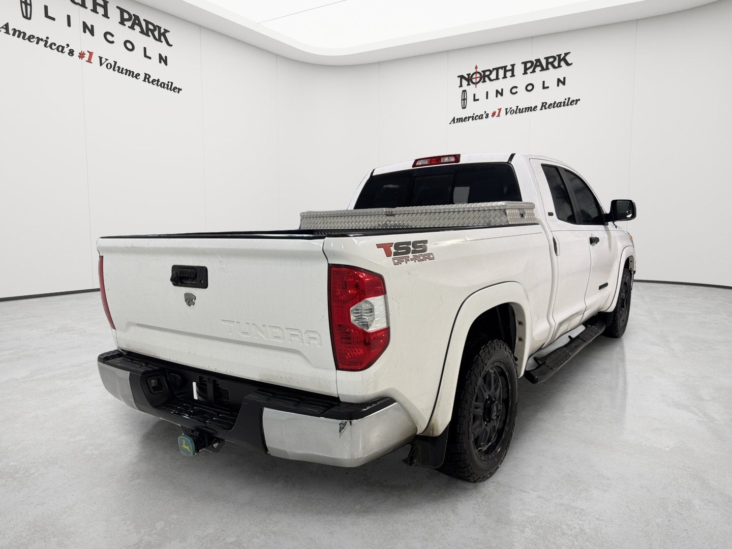 2016 Toyota Tundra 2WD Truck SR5