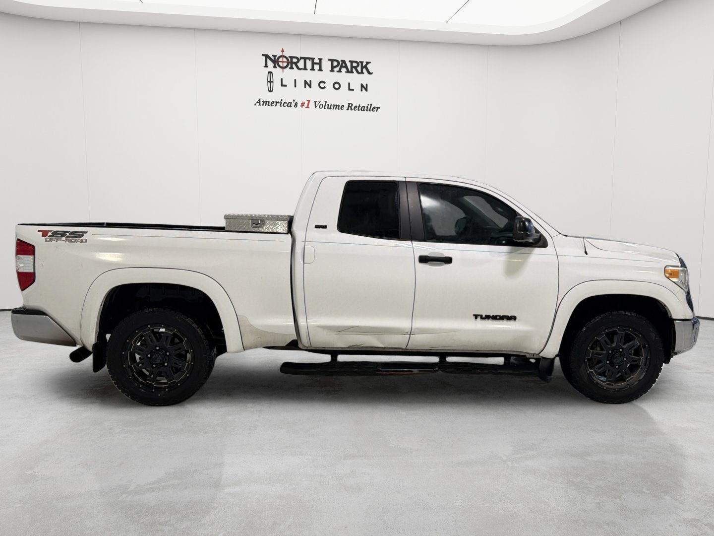 2016 Toyota Tundra 2WD Truck SR5
