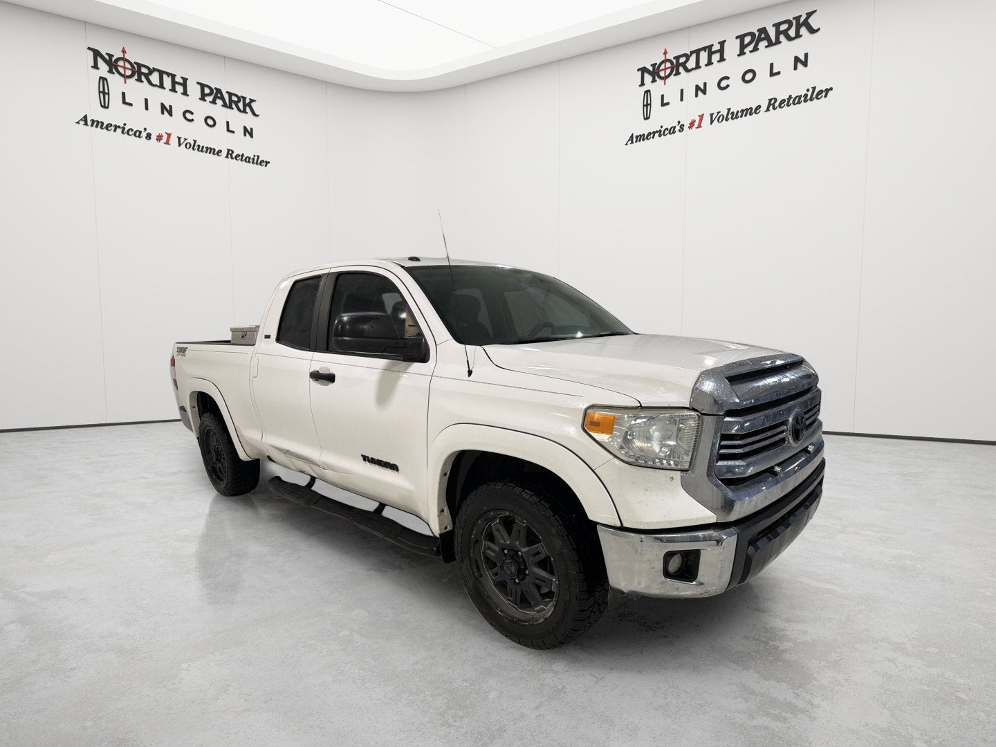 2016 Toyota Tundra 2WD Truck SR5