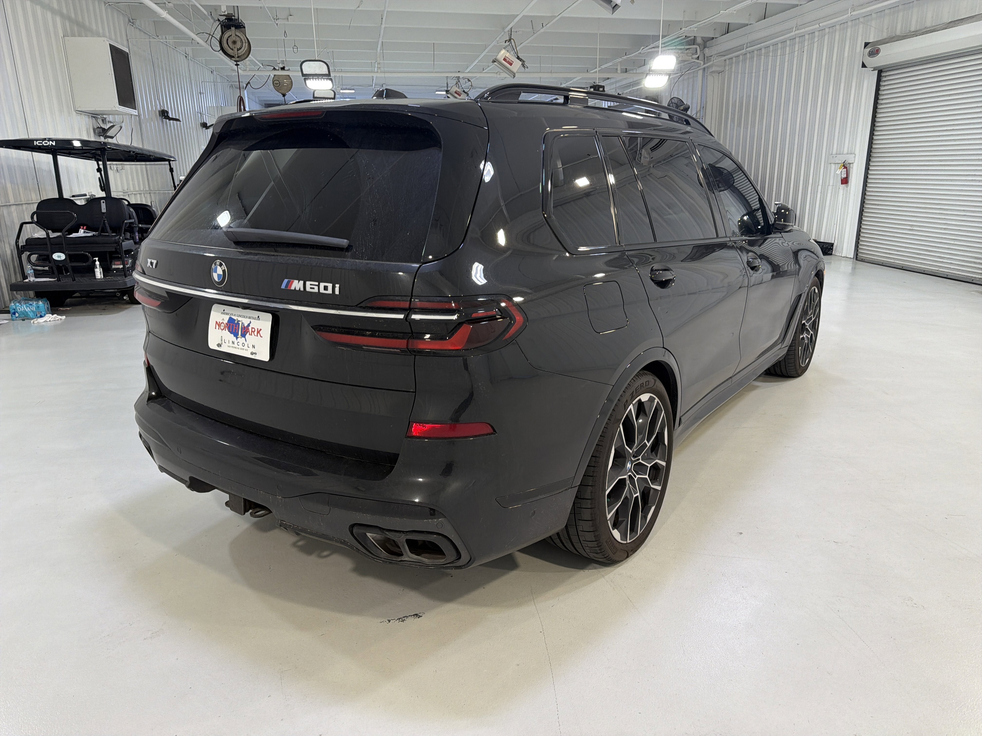 2023 BMW X7 M60i