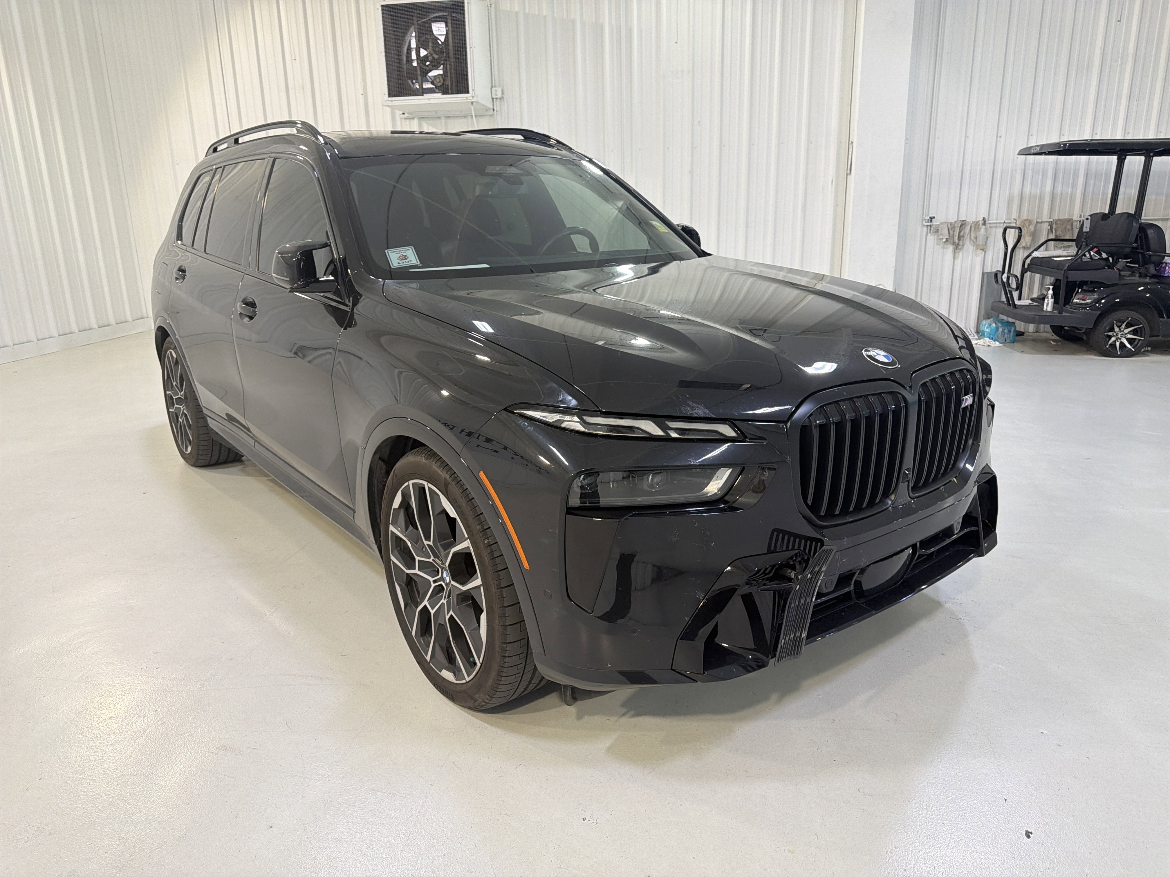 2023 BMW X7 M60i