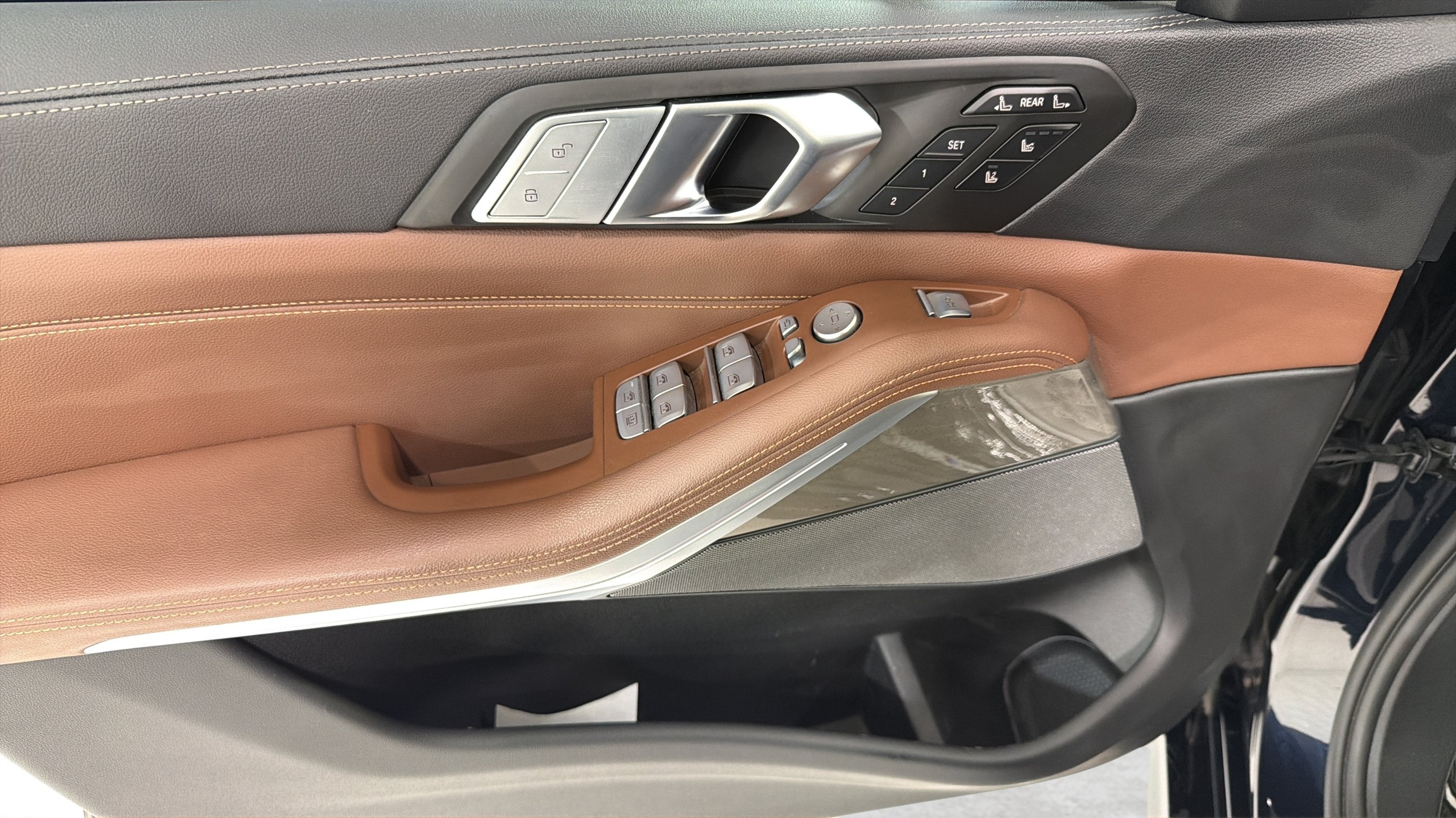 2022 BMW X7 M50i