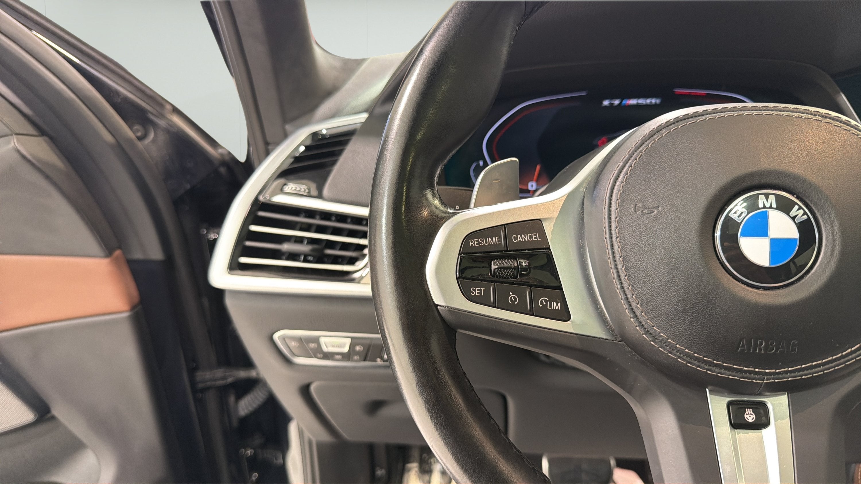 2022 BMW X7 M50i