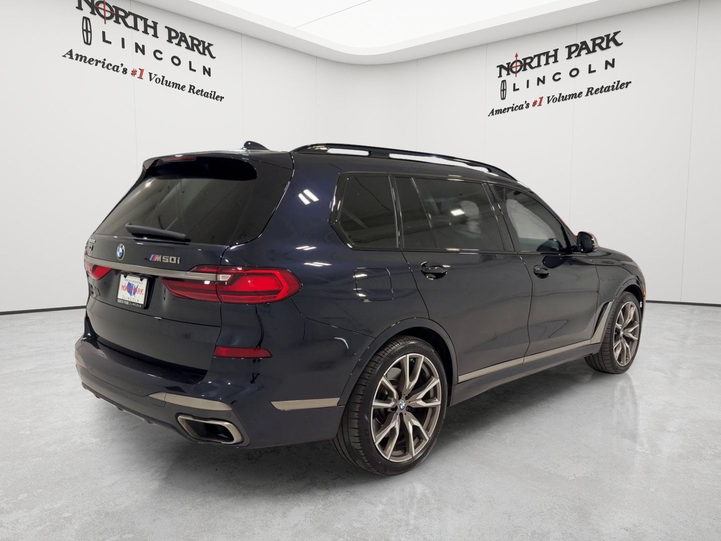 2022 BMW X7 M50i