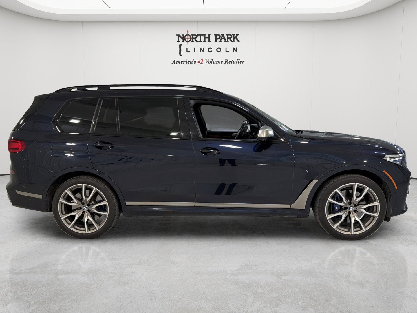 2022 BMW X7 M50i