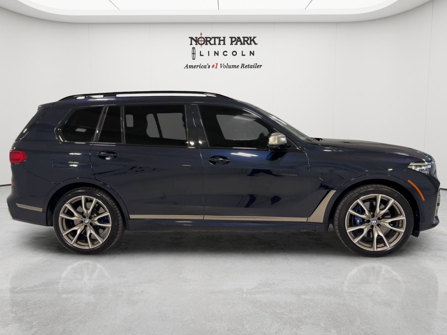 2022 BMW X7 M50i