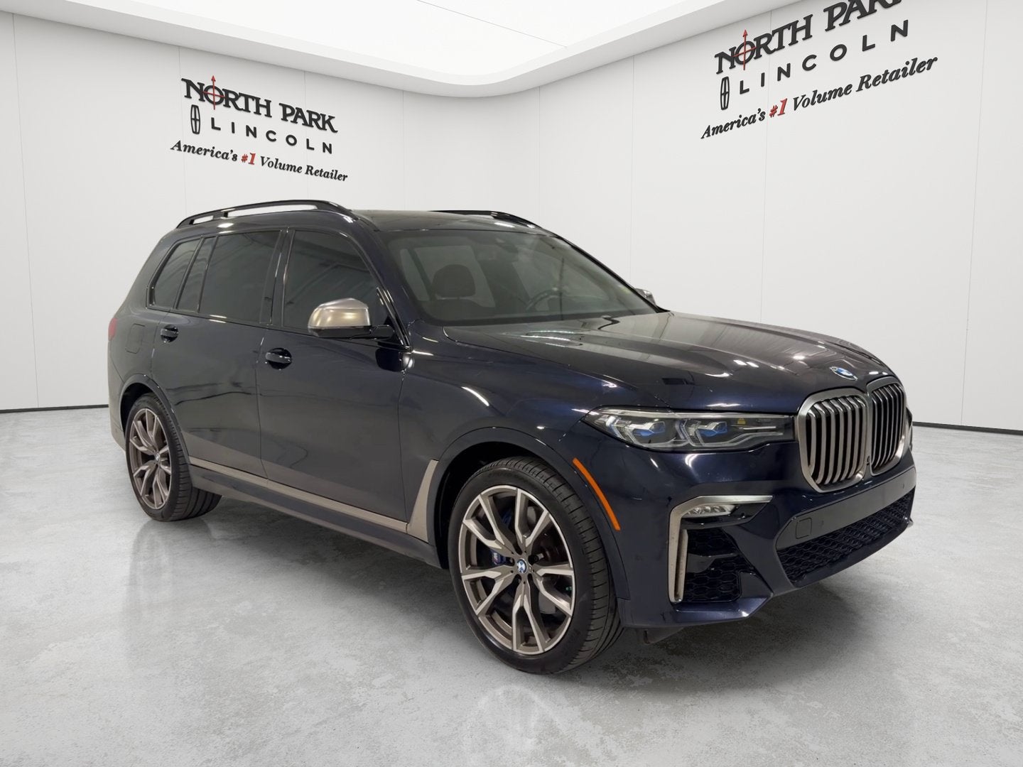 2022 BMW X7 M50i