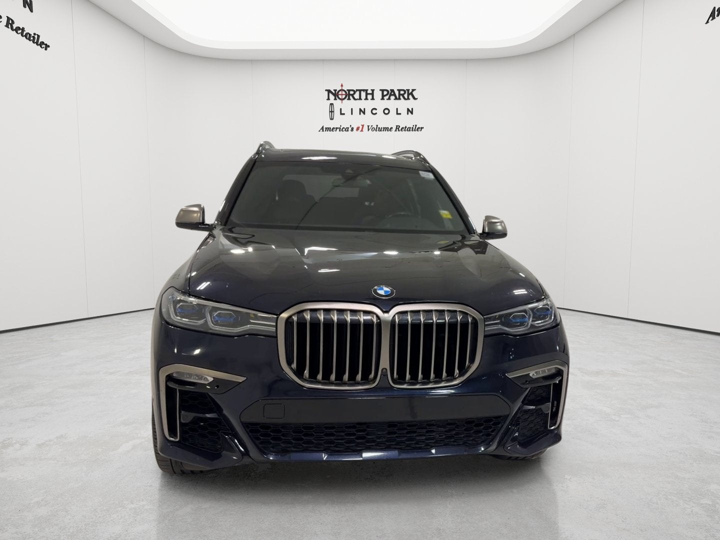 2022 BMW X7 M50i