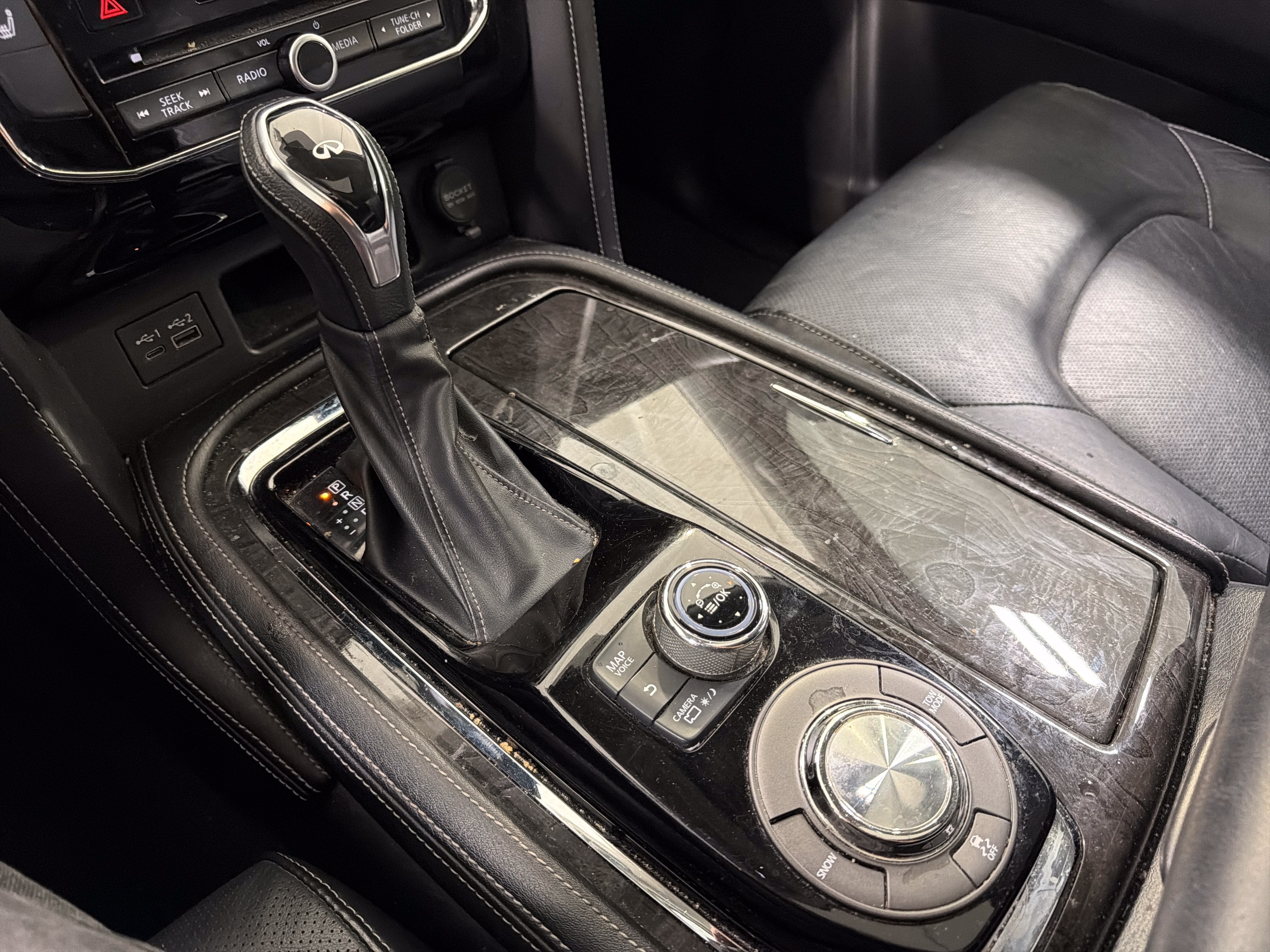 2021 INFINITI QX80 LUXE