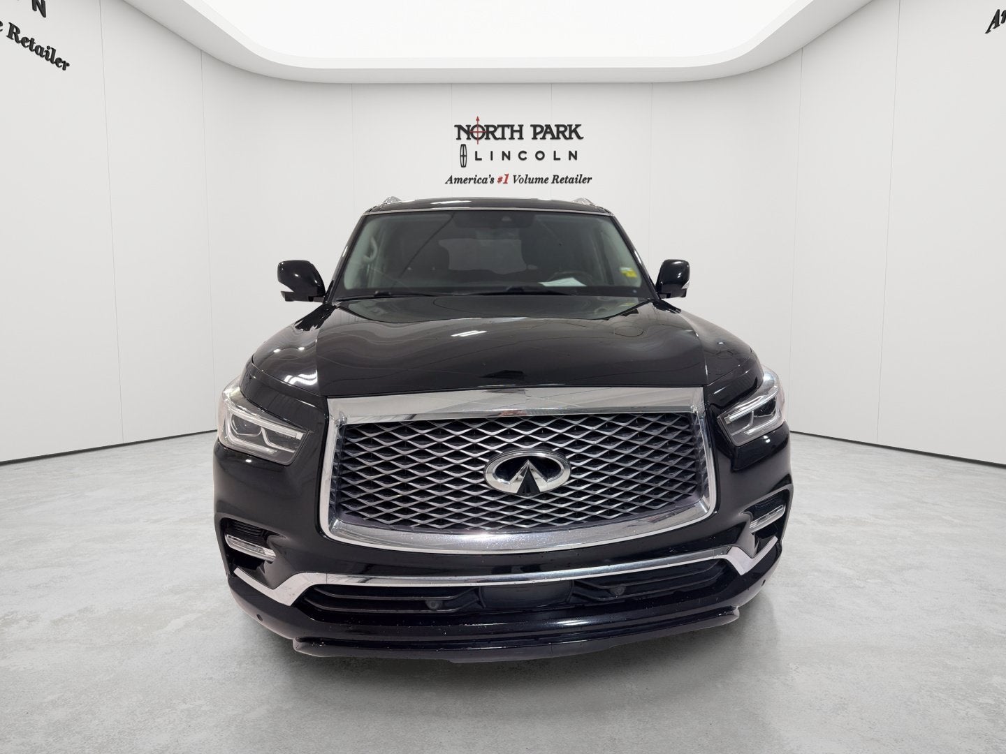 2021 INFINITI QX80 LUXE