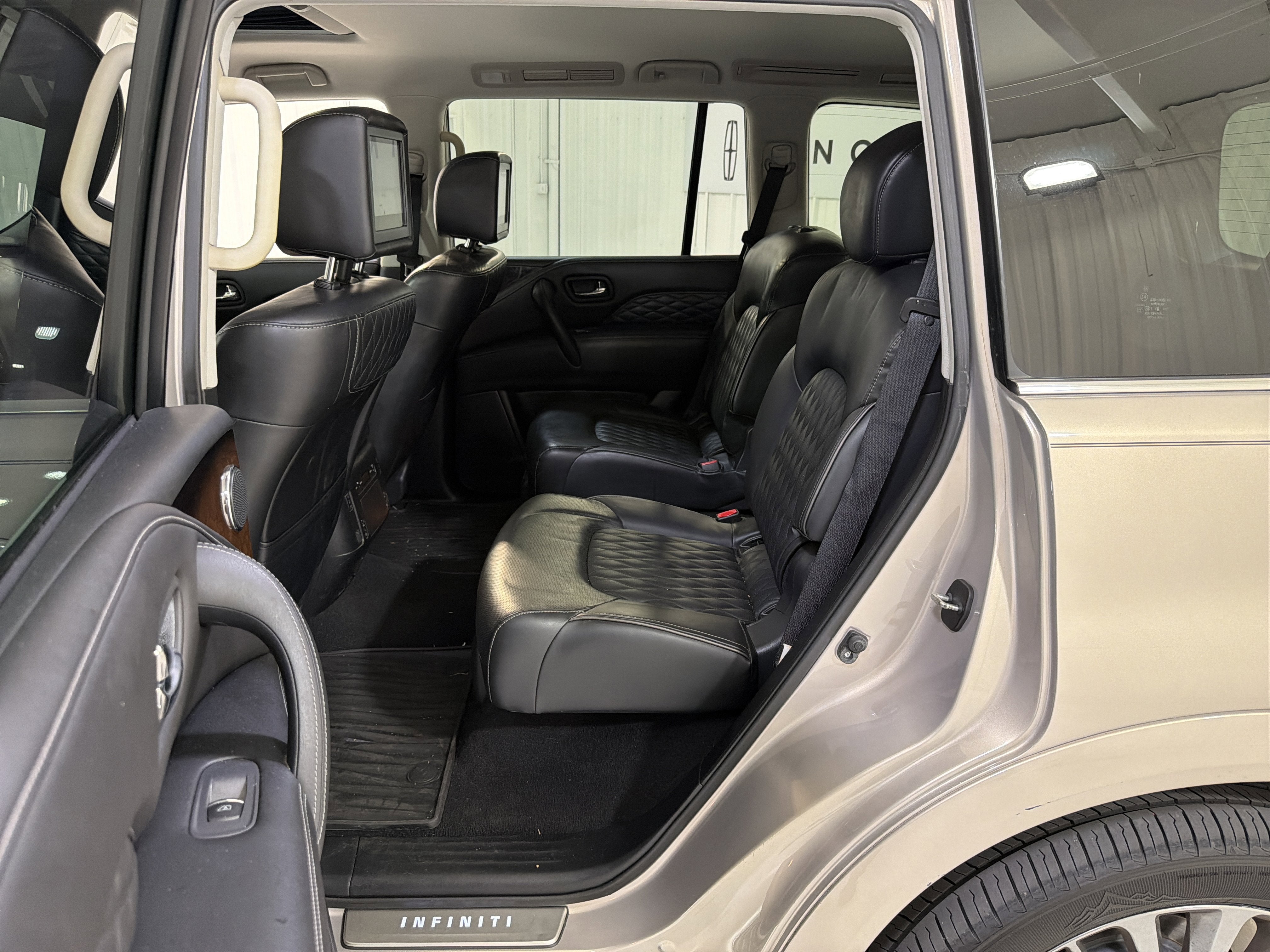 2019 INFINITI QX80 LUXE