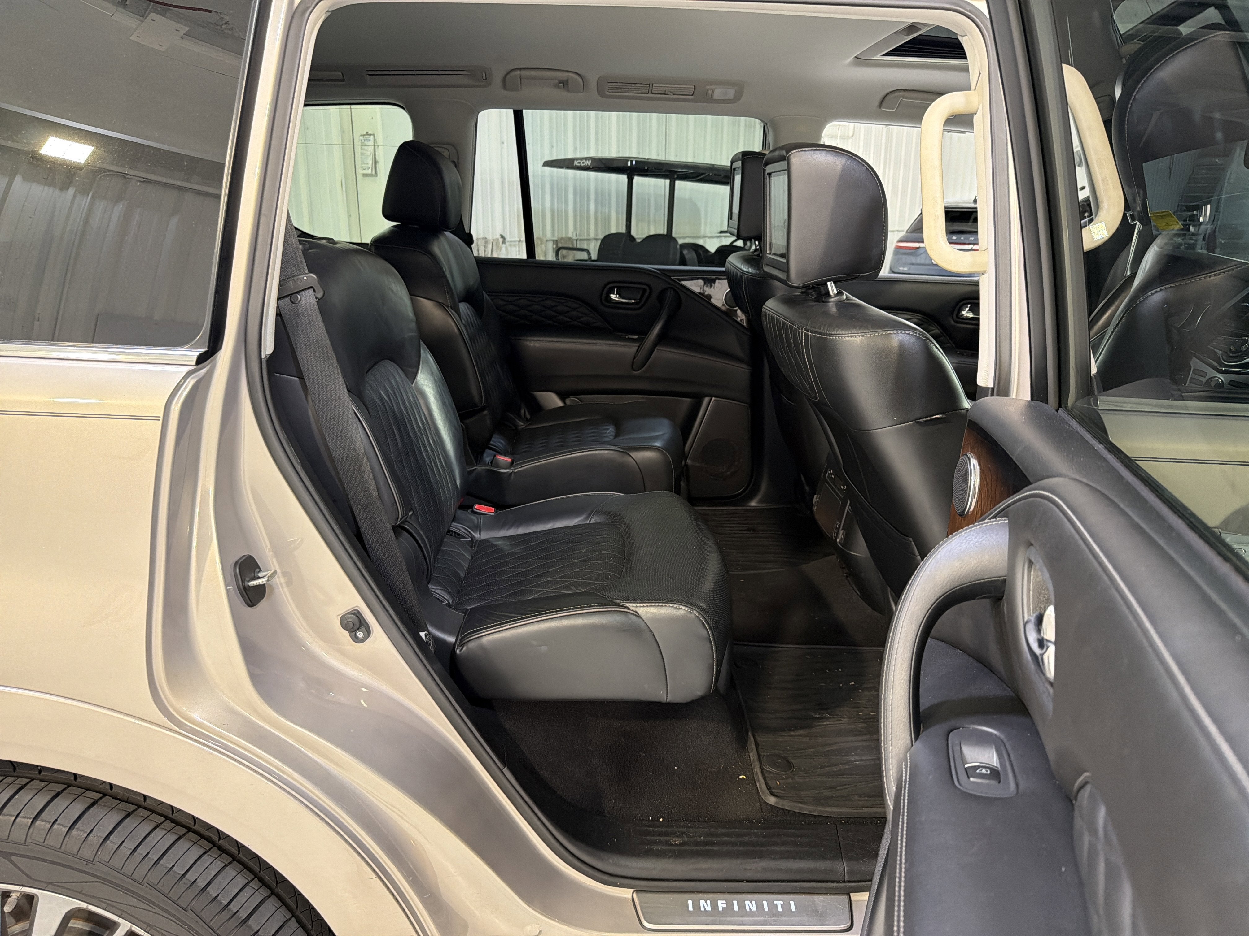 2019 INFINITI QX80 LUXE