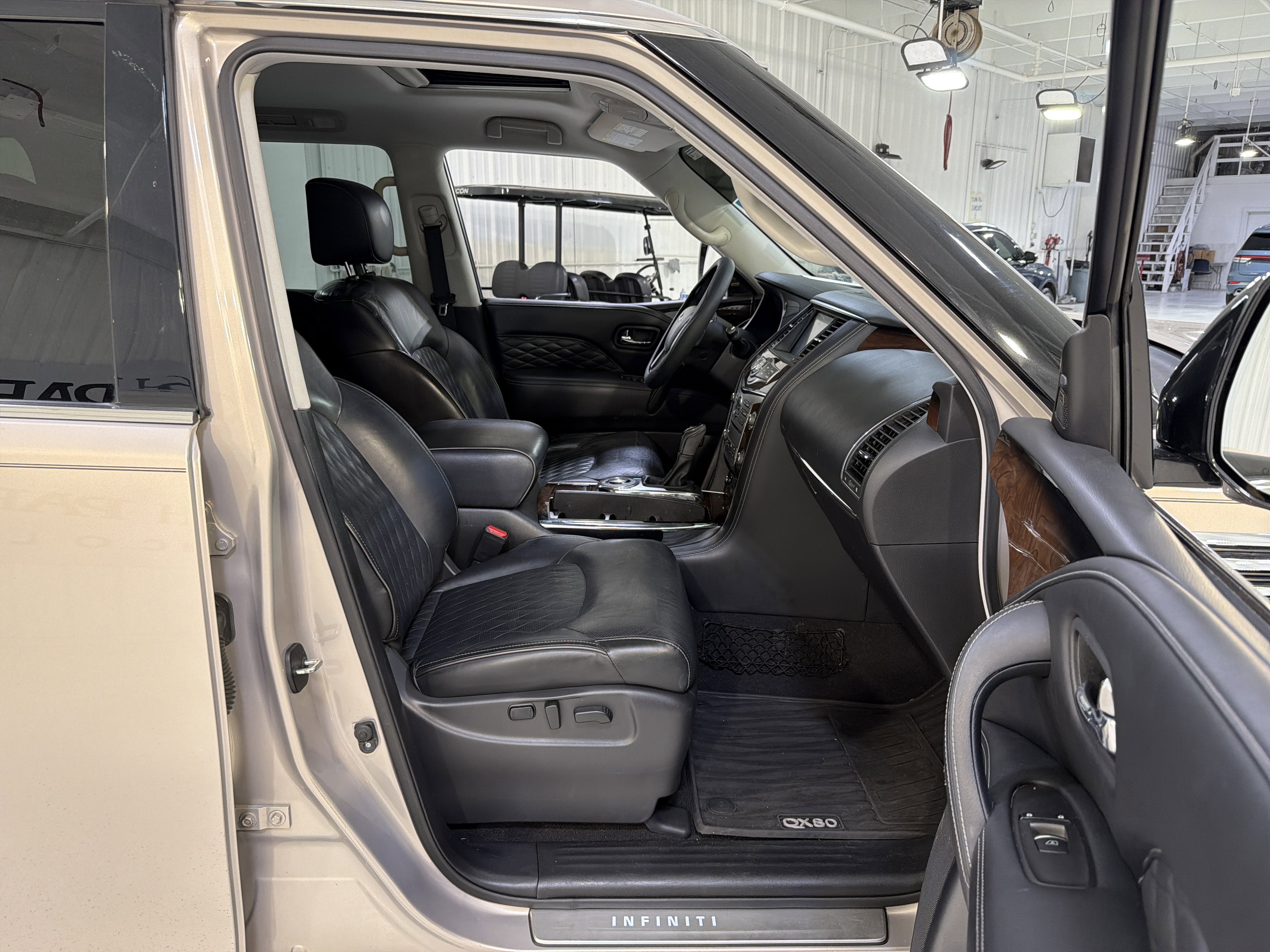 2019 INFINITI QX80 LUXE