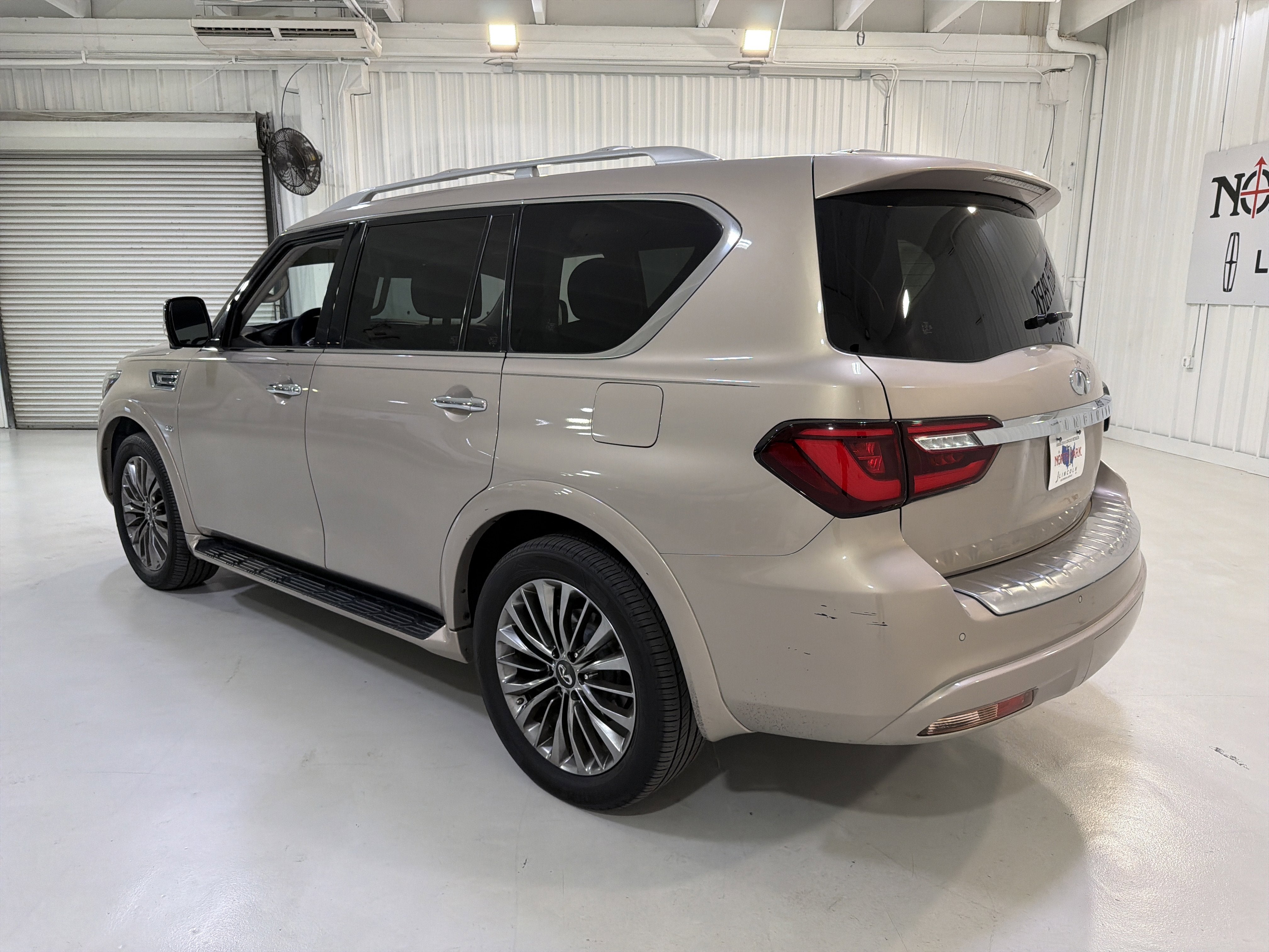 2019 INFINITI QX80 LUXE