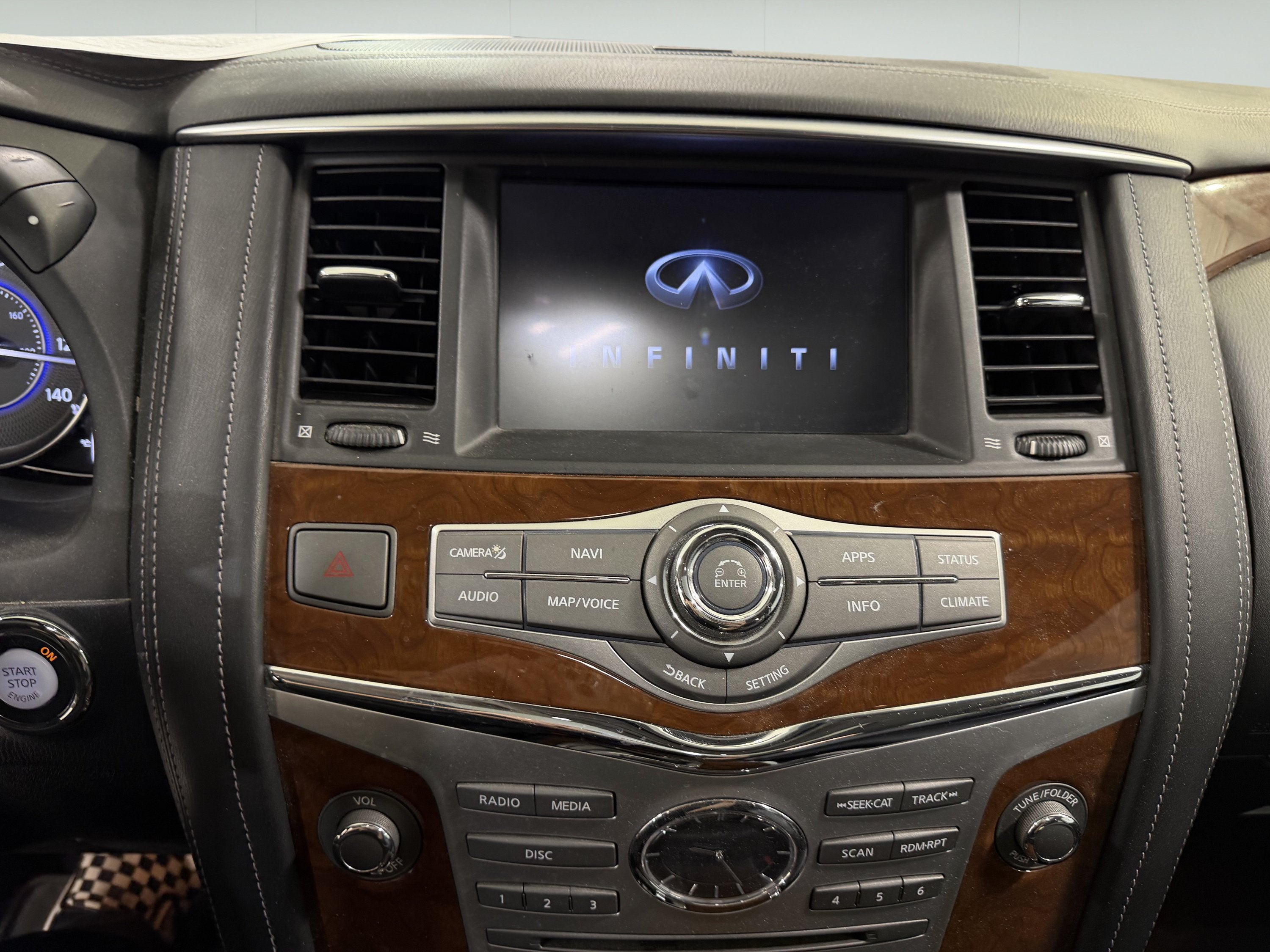 2019 INFINITI QX80 LUXE