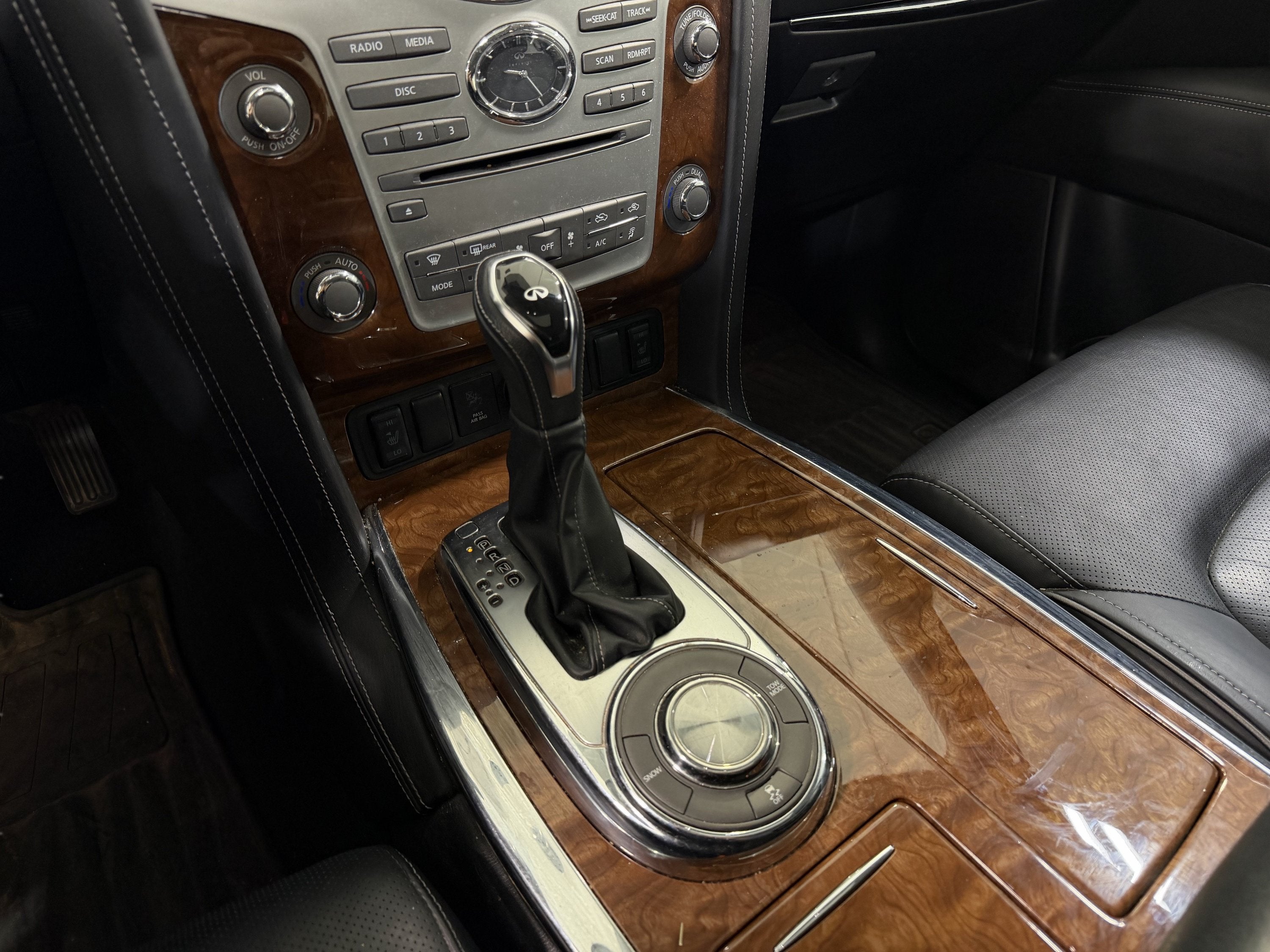2019 INFINITI QX80 LUXE
