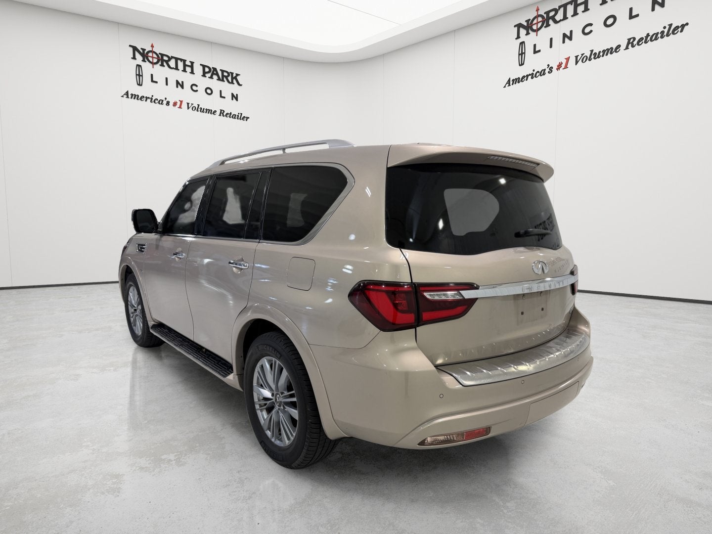 2019 INFINITI QX80 LUXE