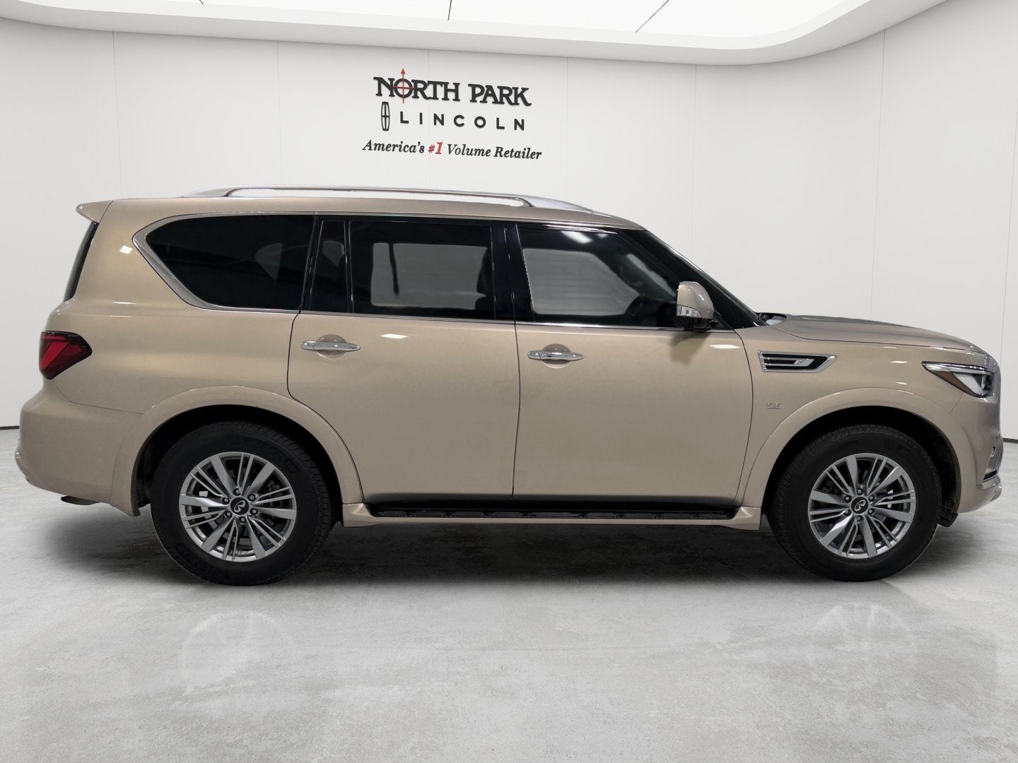 2019 INFINITI QX80 LUXE