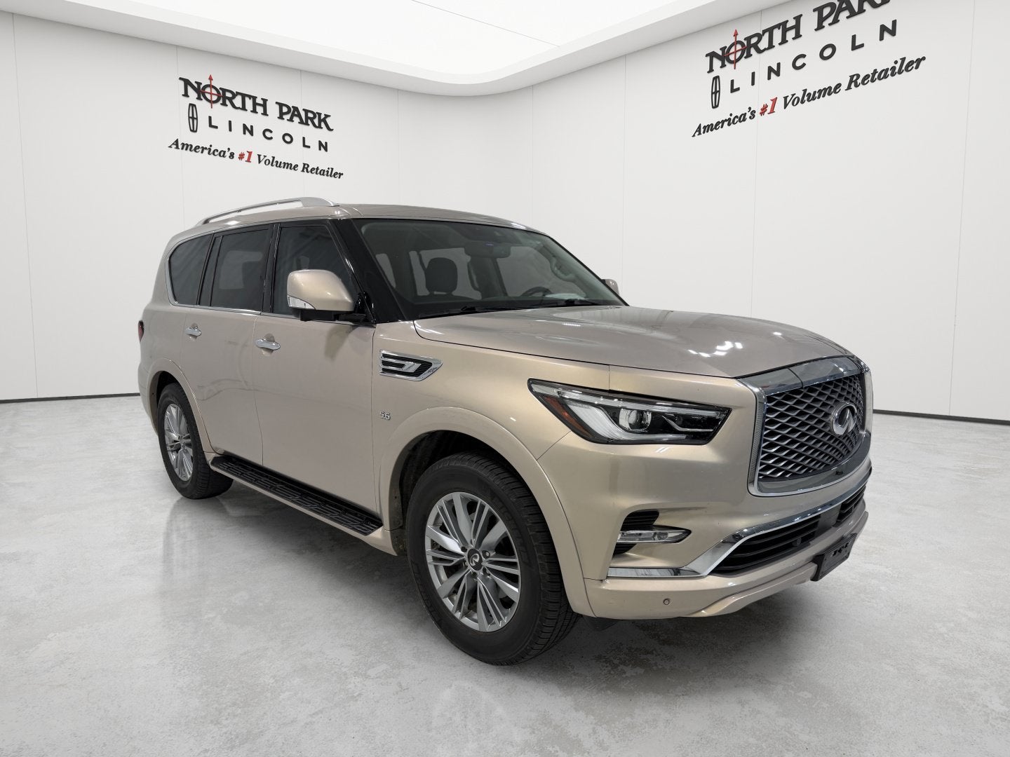 2019 INFINITI QX80 LUXE