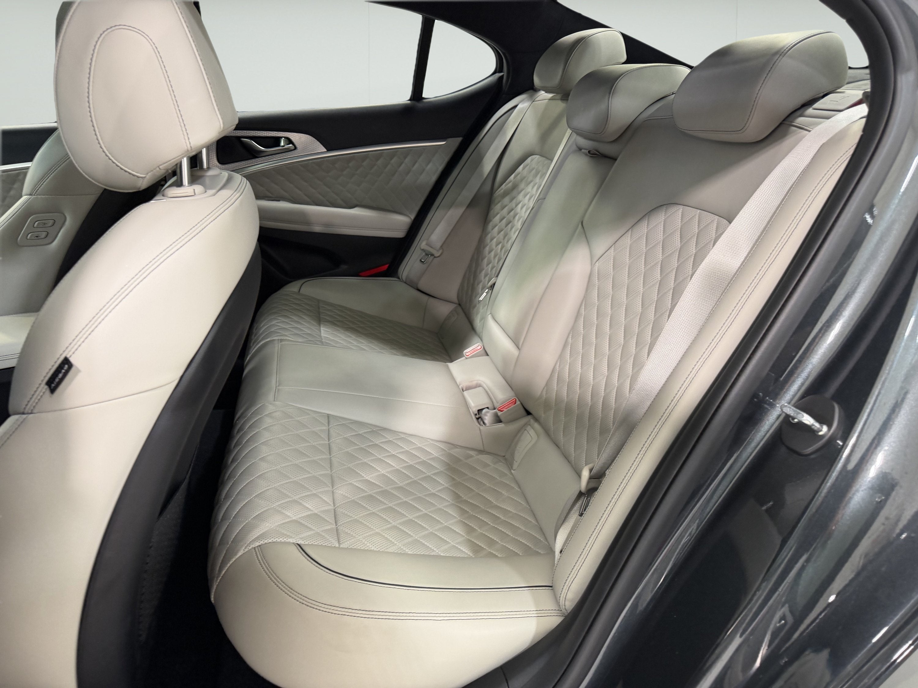2023 Genesis G70 3.3T