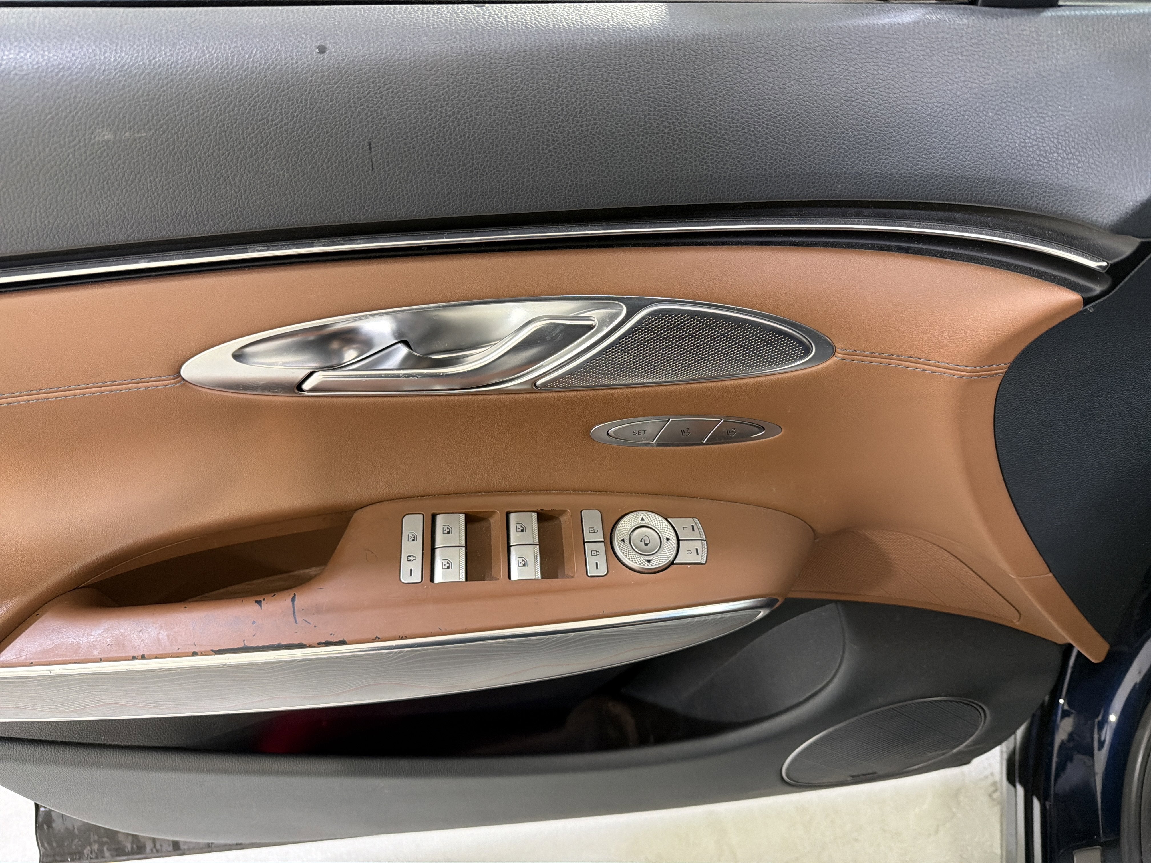 2022 Genesis GV70 2.5T