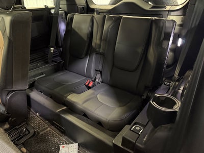 2023 Land Rover Defender X-Dynamic SE