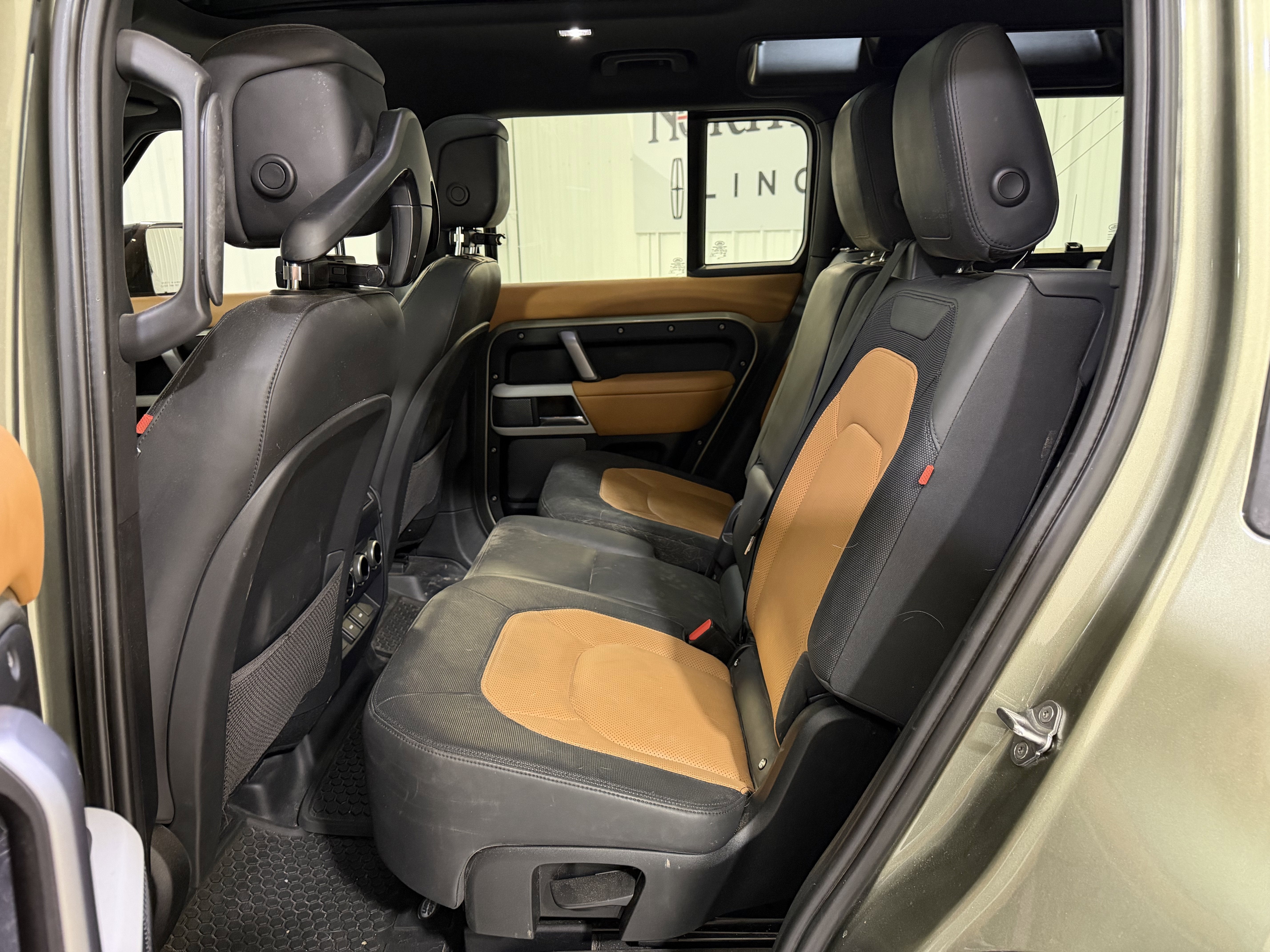 2023 Land Rover Defender X-Dynamic SE